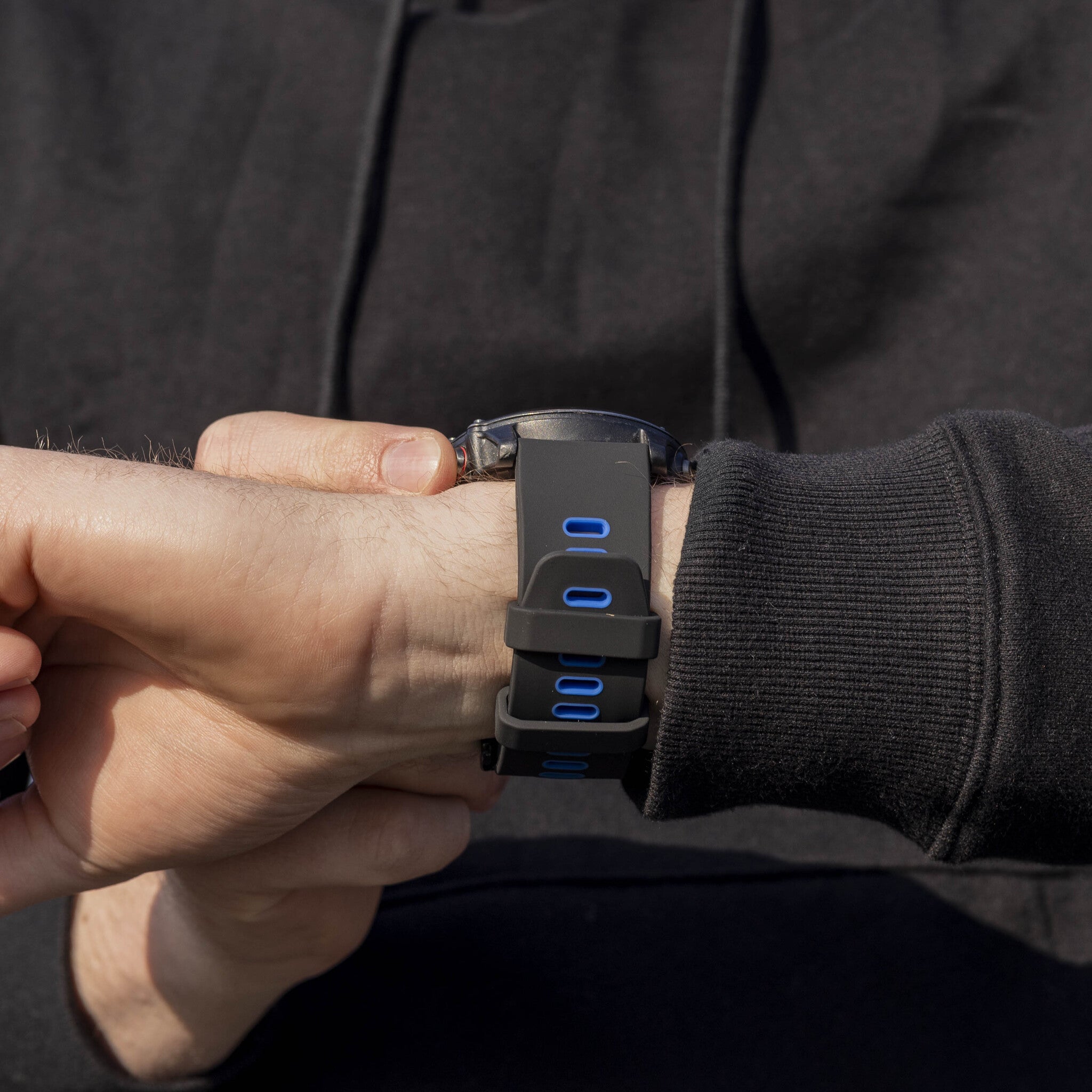 Bracelet à boucle sport Garmin Tactix 7 (noir/bleu)