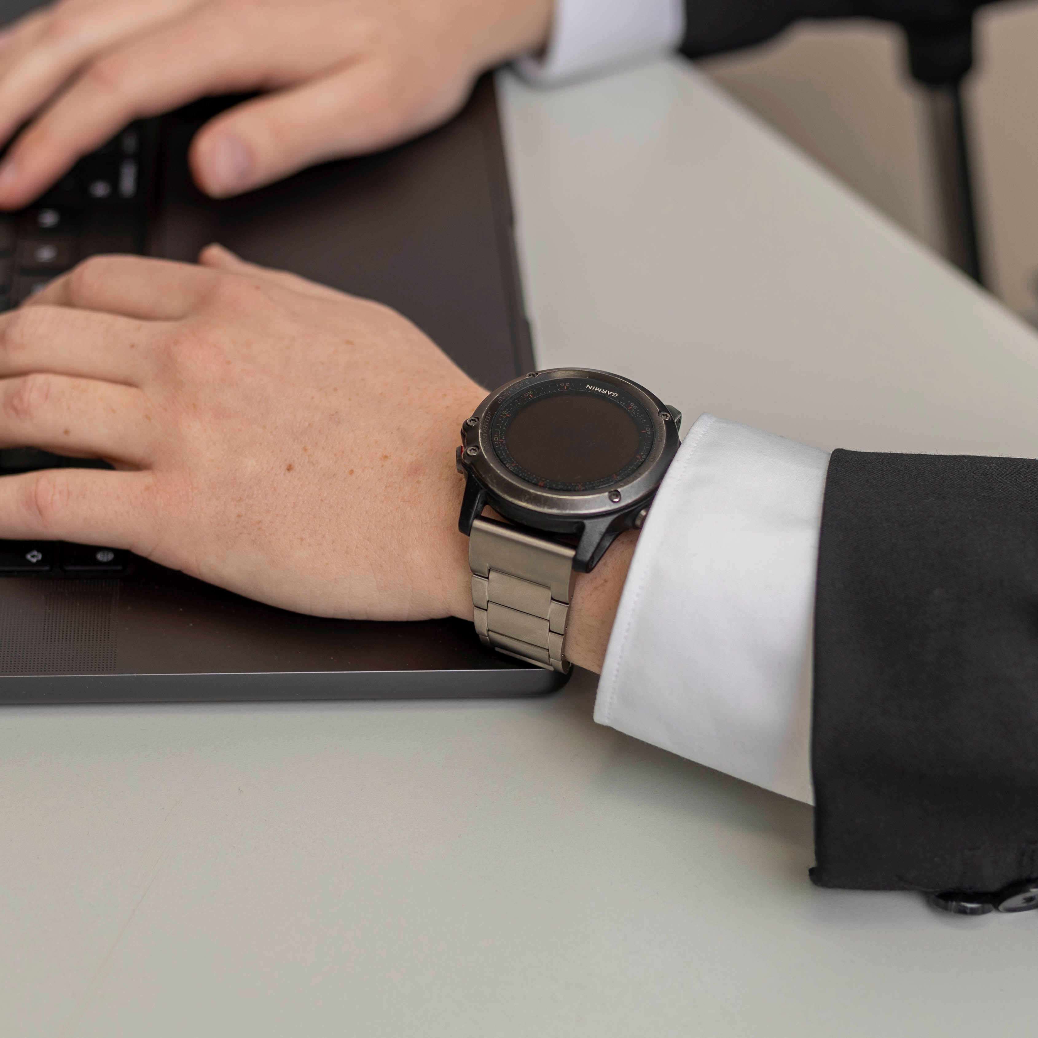 Garmin Quatix 3 / 6x / 7x Solar Magnetic Titanium Strap (Silver)