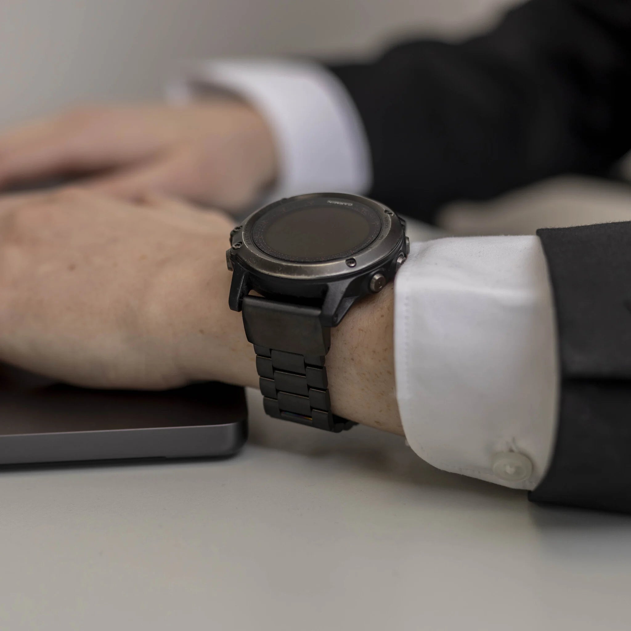 Bracelet acier Garmin Instinct (noir)