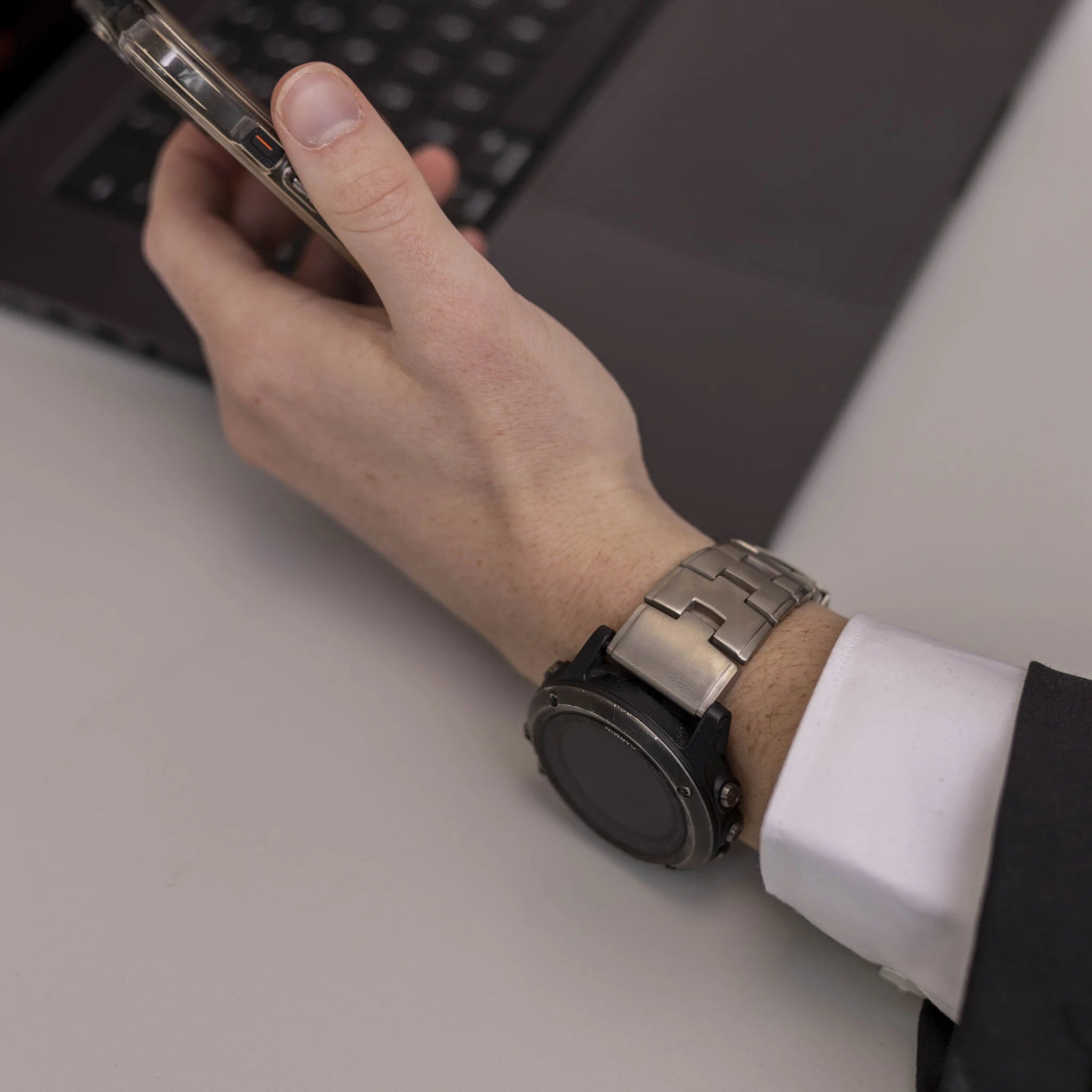 Garmin Forerunner 965 Titanium Strap (Silver)