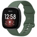 Bracelet silicone classique Fitbit Versa 4 (vert foncé)