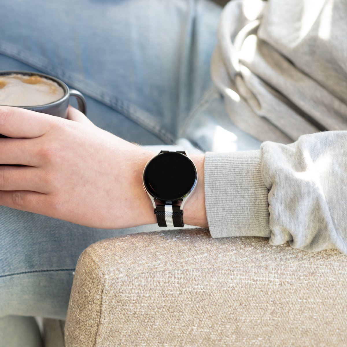 Samsung Galaxy Watch 4 44mm Milanese Strap (Black/White)