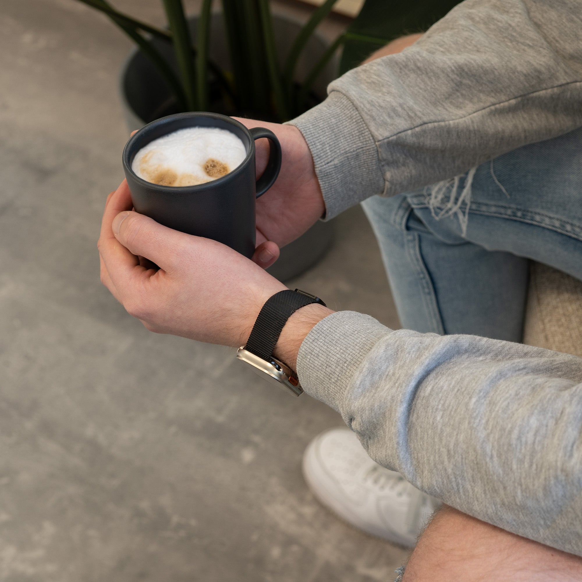 Bandz Apple Watch Milanese Loop Strap (Black)