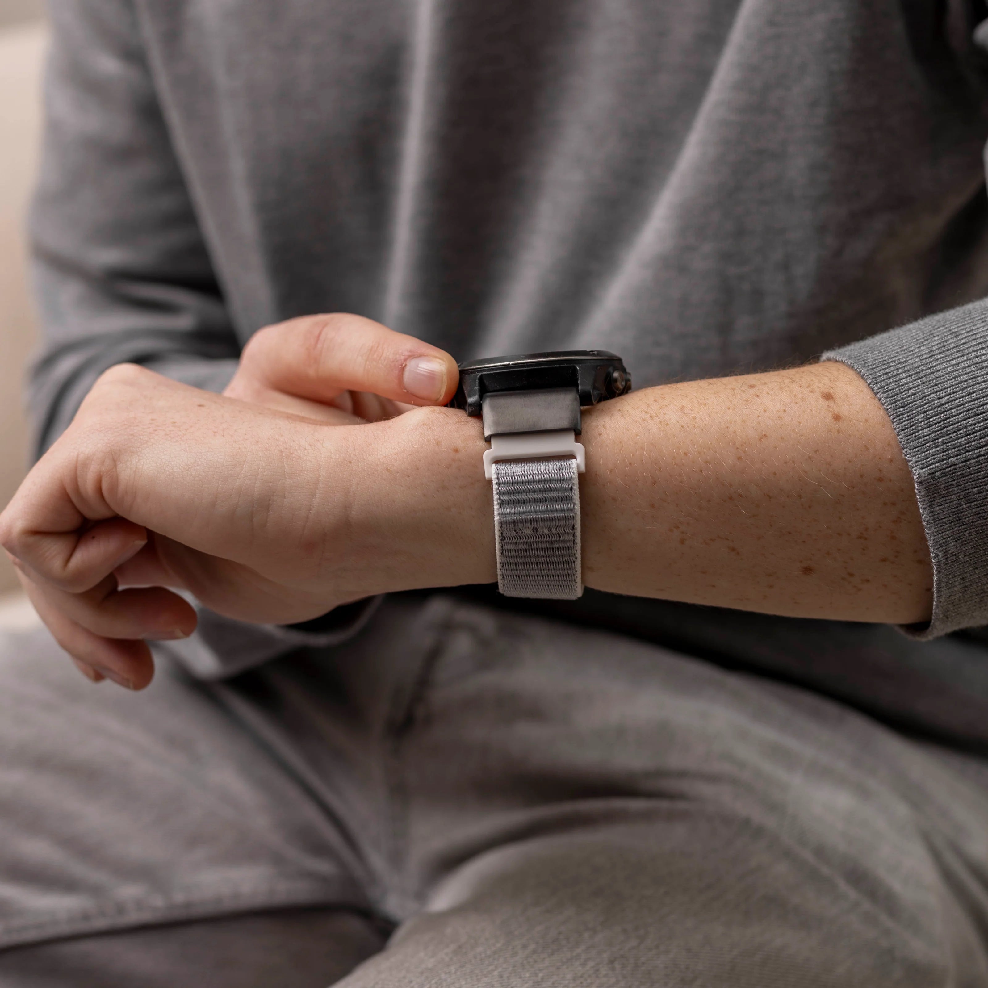 Garmin Fenix 7 Nylon Strap (Grey)