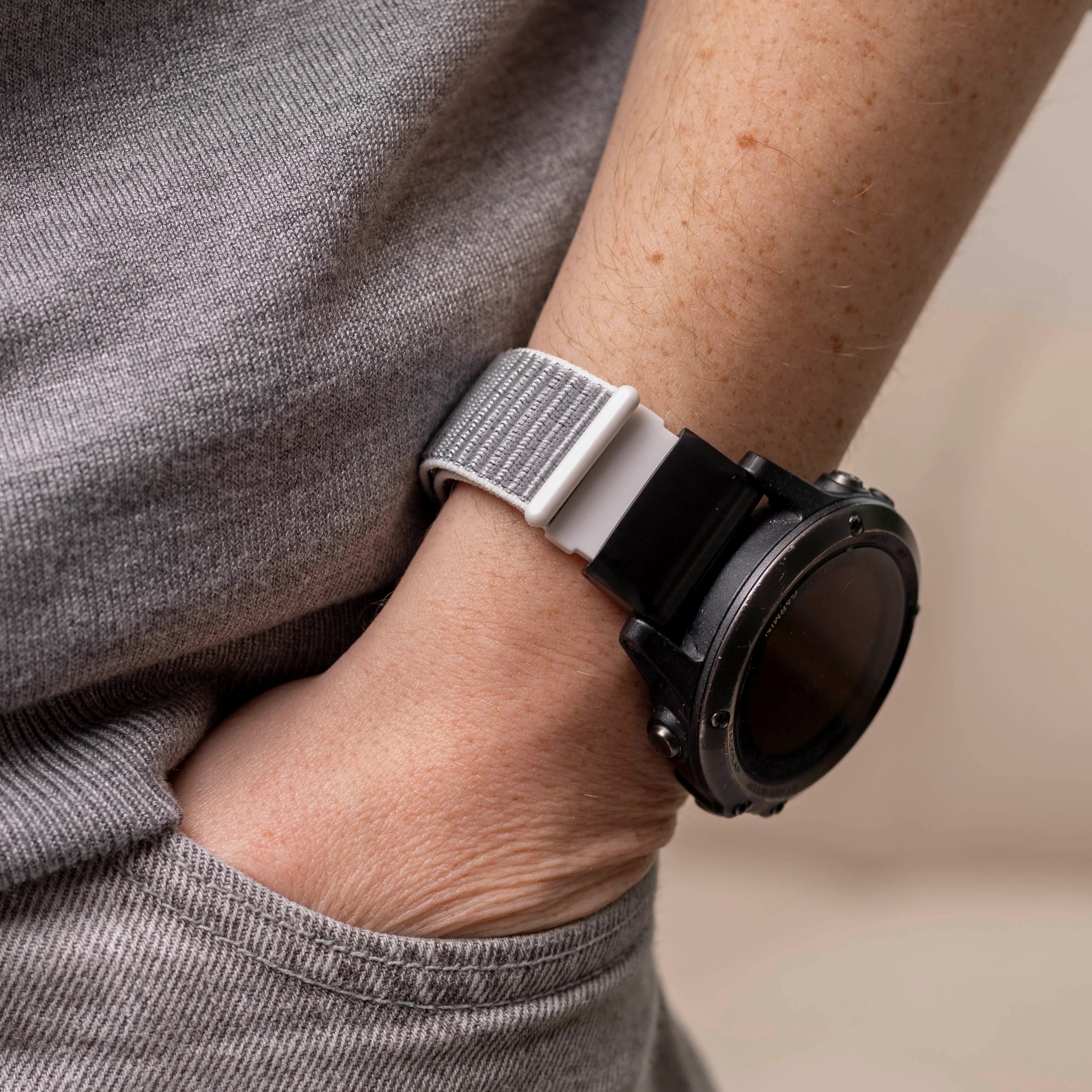 Garmin Fenix 7 Nylon Strap (Grey)