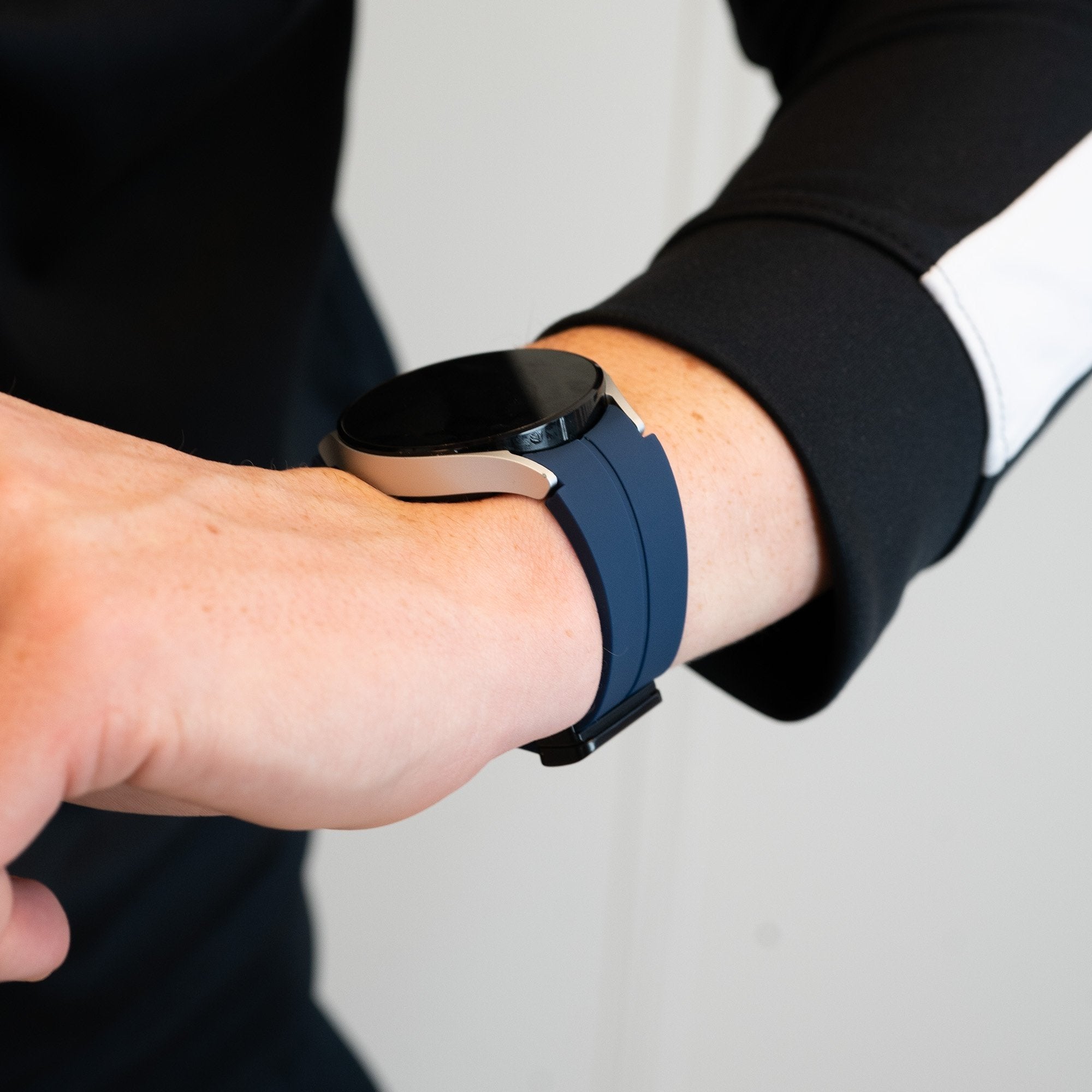 Bandz Bracelet silicone avec D-Buckle Samsung Galaxy Watch 6 - 40mm (bleu foncé)