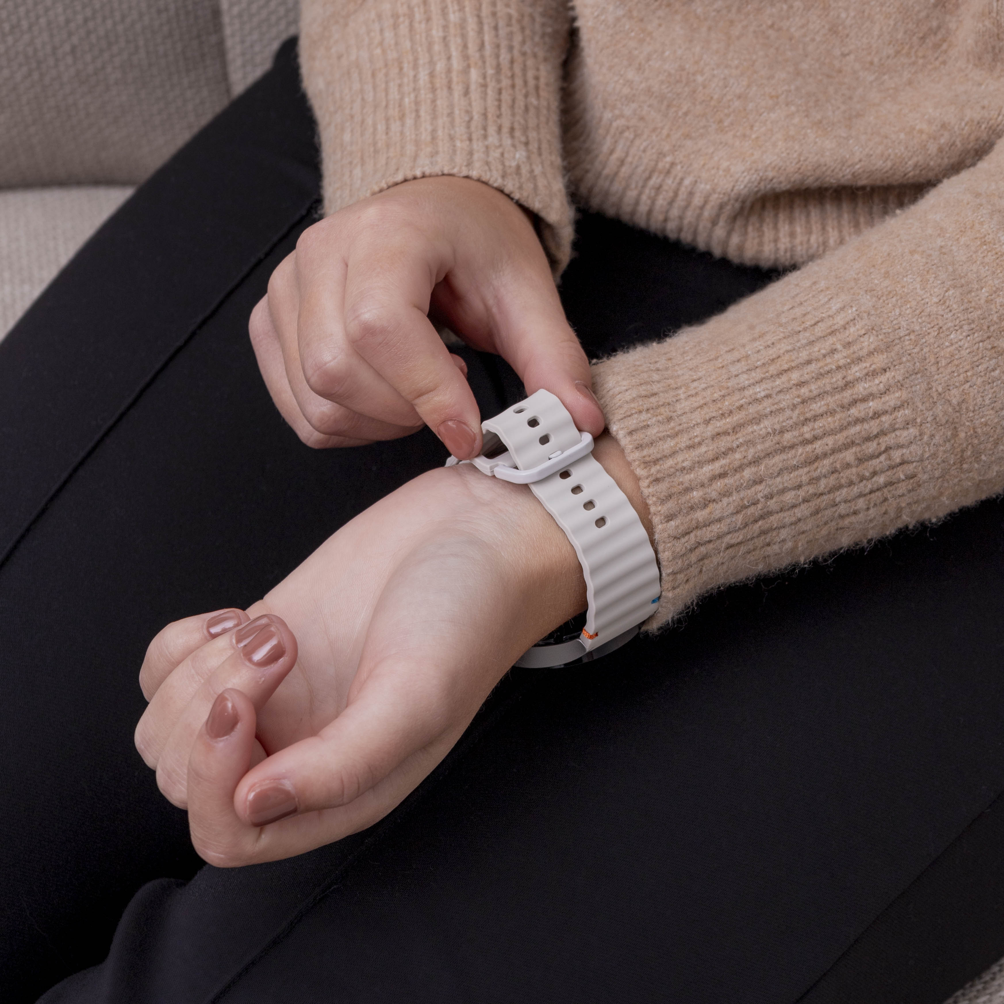 Samsung Galaxy Watch 4 Classic 46mm Wave Strap (Starlight)