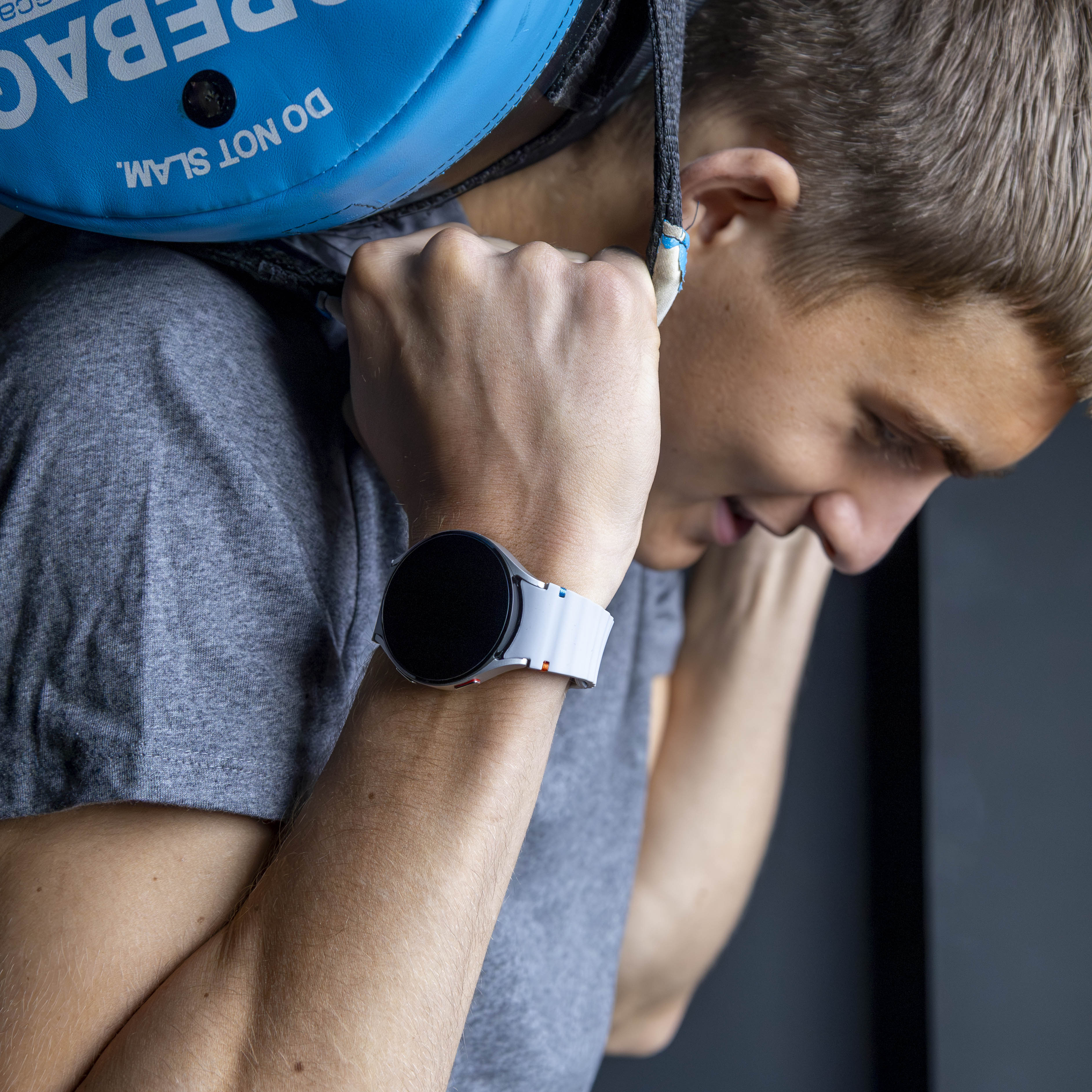 Samsung Galaxy Watch 4 Classic 46mm Wave Strap (Light Gray)