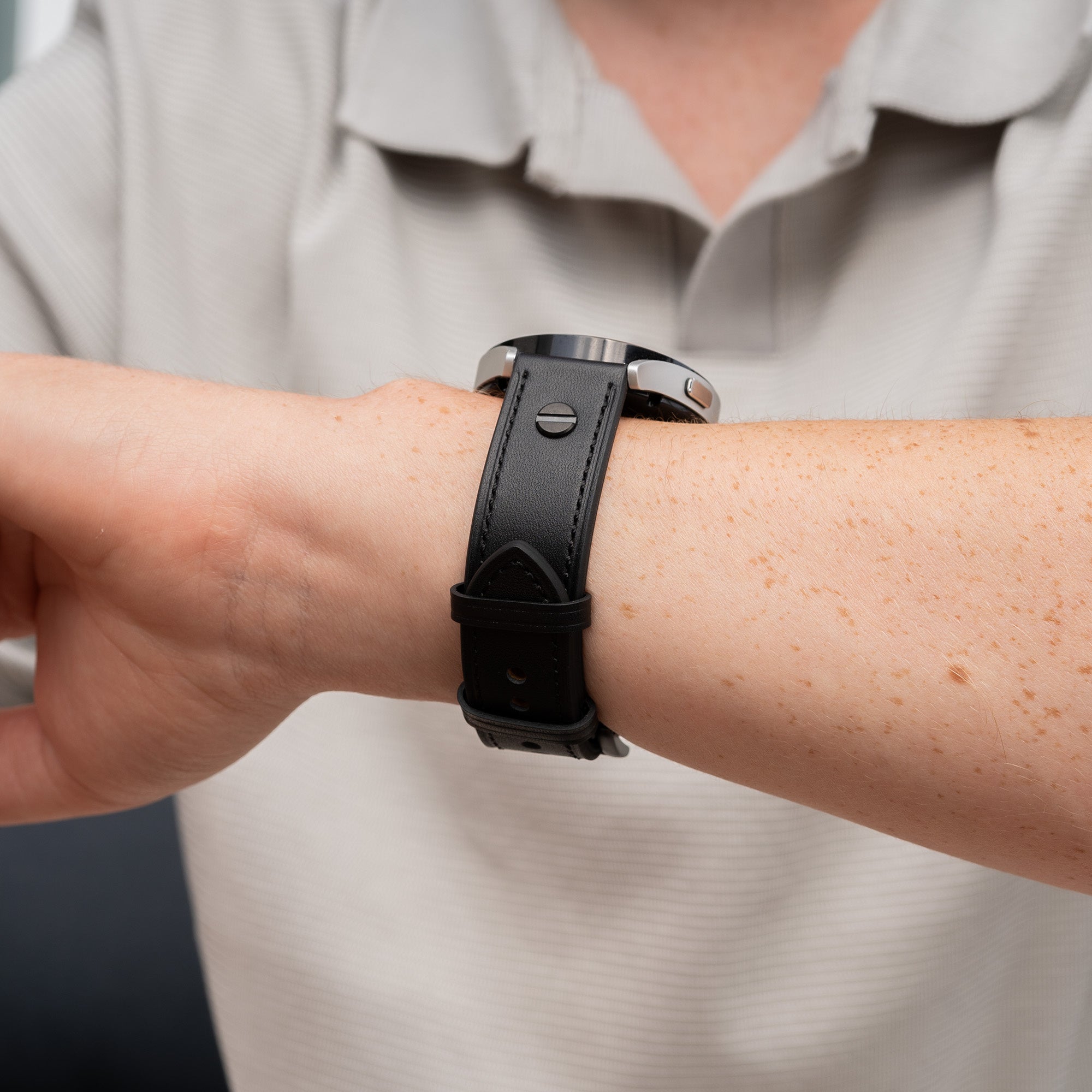 Bracelet cuir avec vis Amazfit GTS 4 Mini (noir)