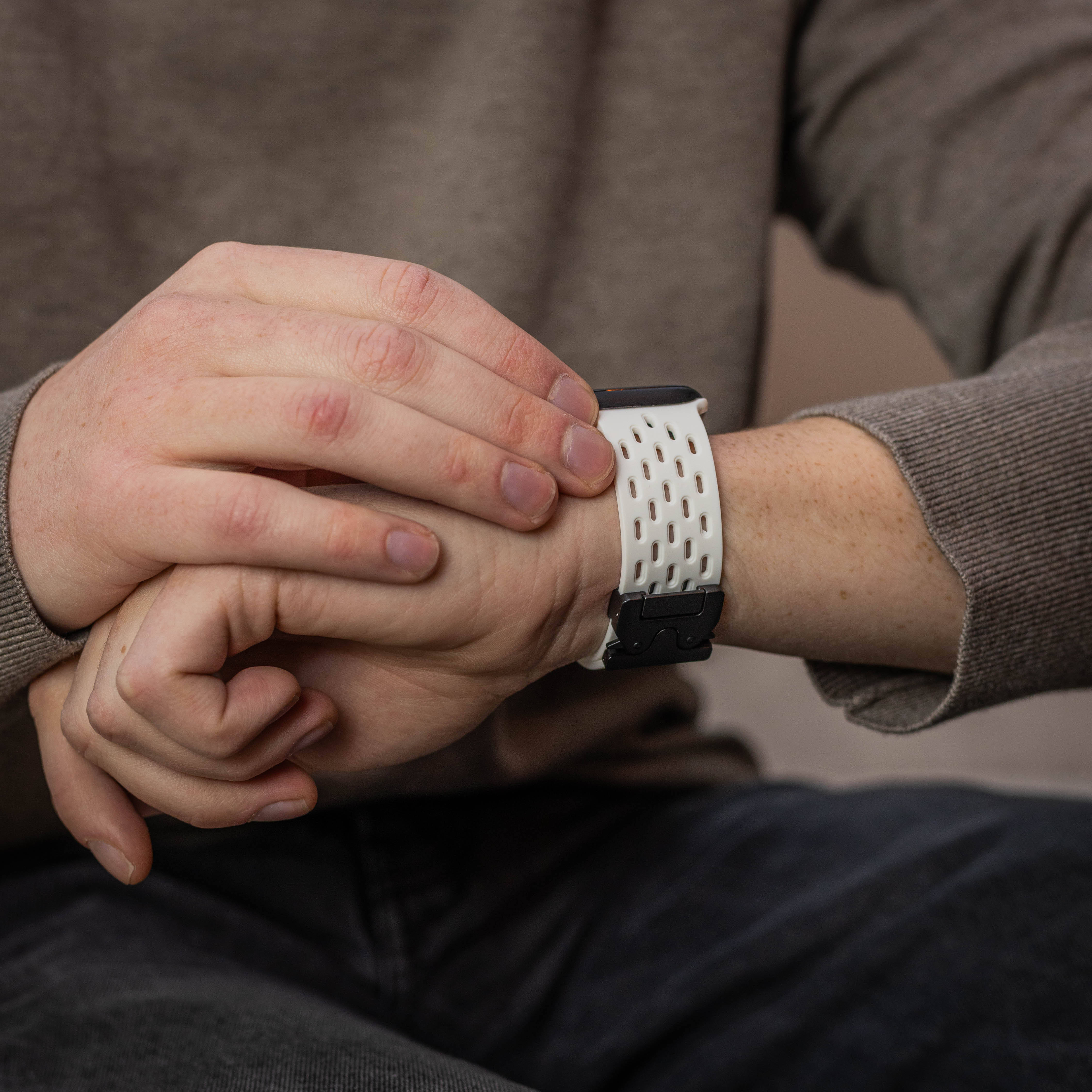 Bracelet silicone air avec P-buckle pour Apple Watch (blanc)