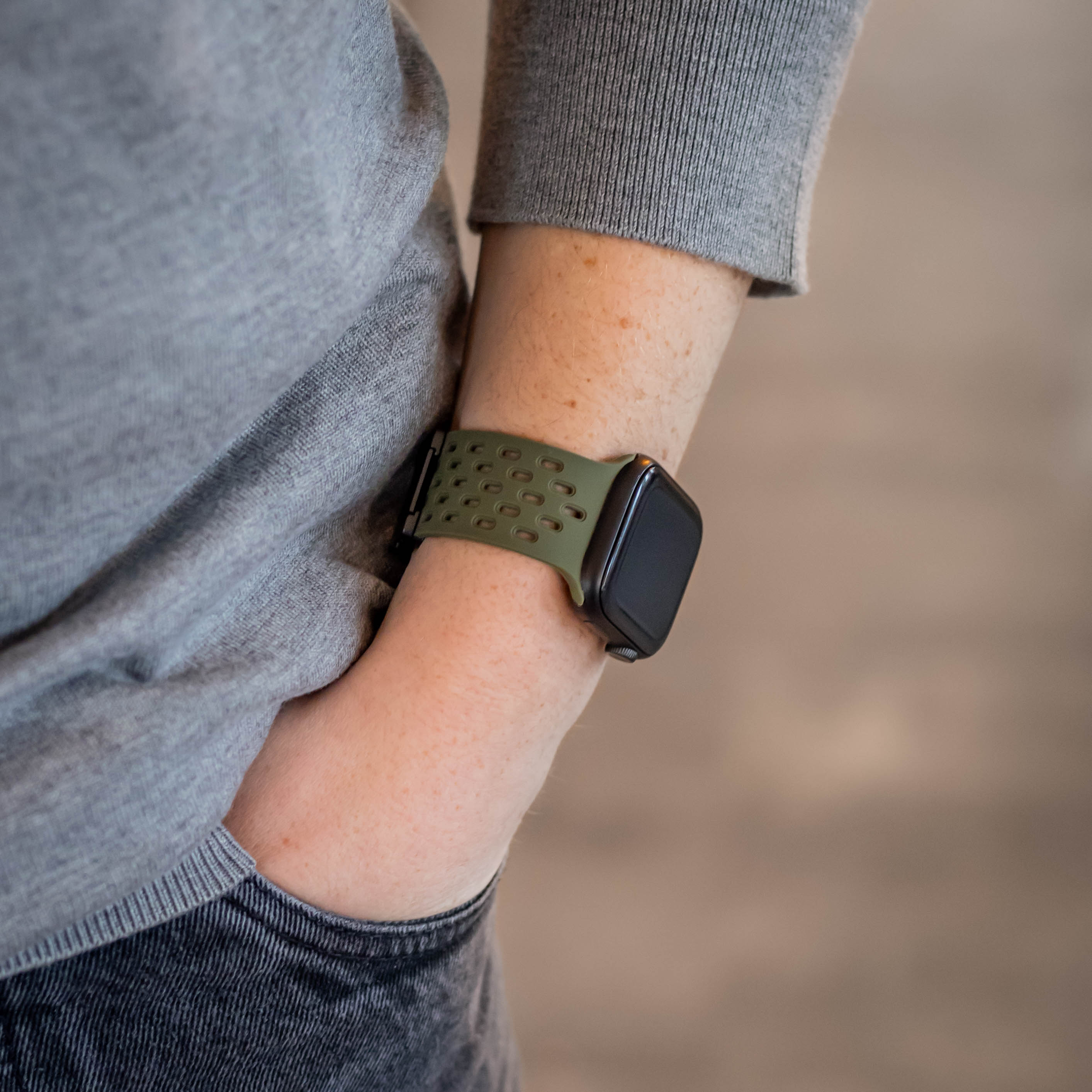 Bracelet silicone air avec P-buckle pour Apple Watch (vert armée)