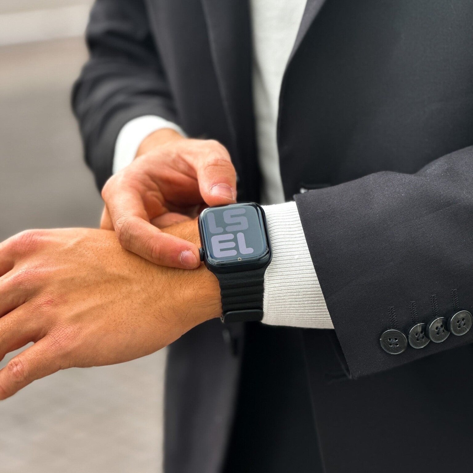 Bracelet silicone magnétique Apple Watch (noir)