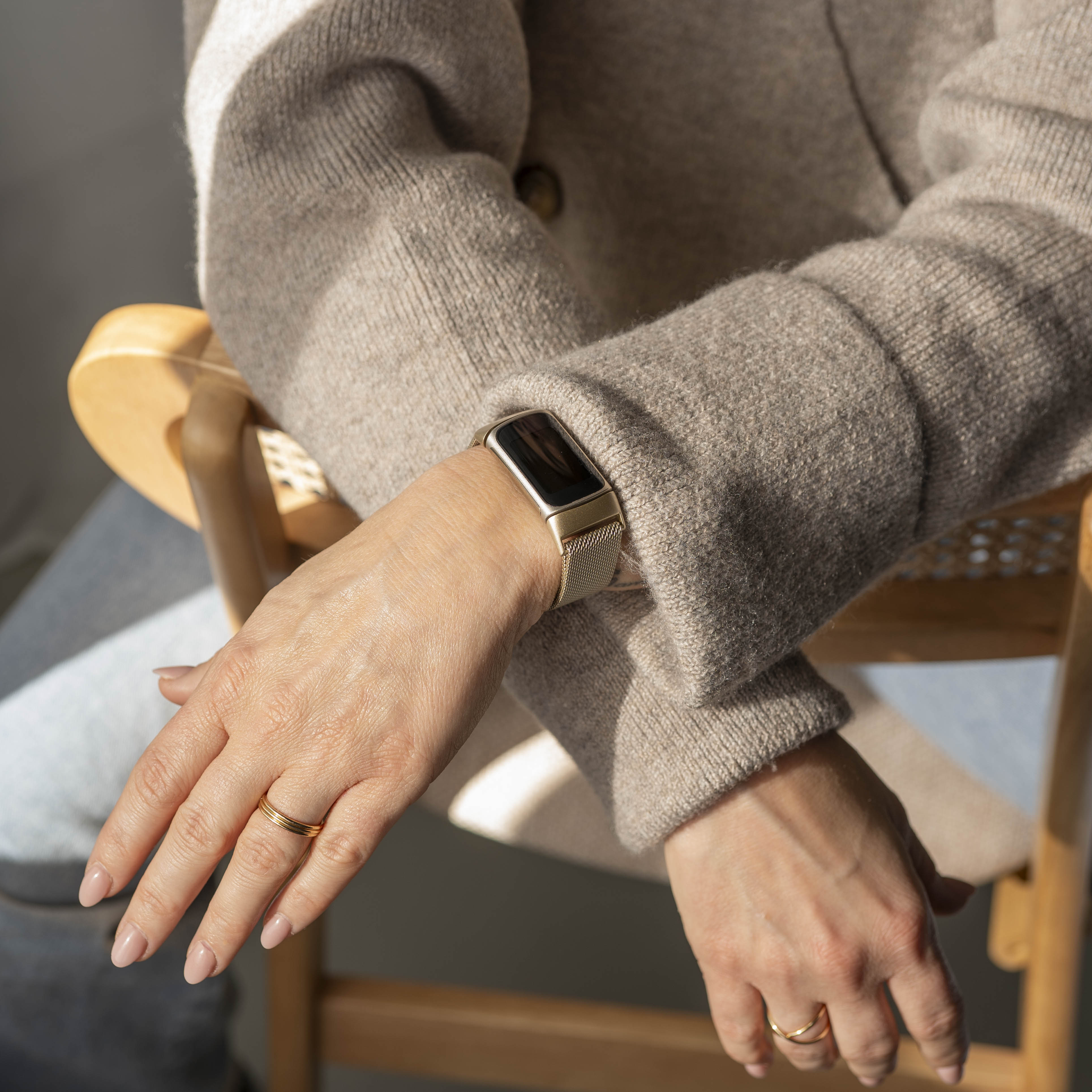 Fitbit Charge 5 Milanese Strap (Champagne)