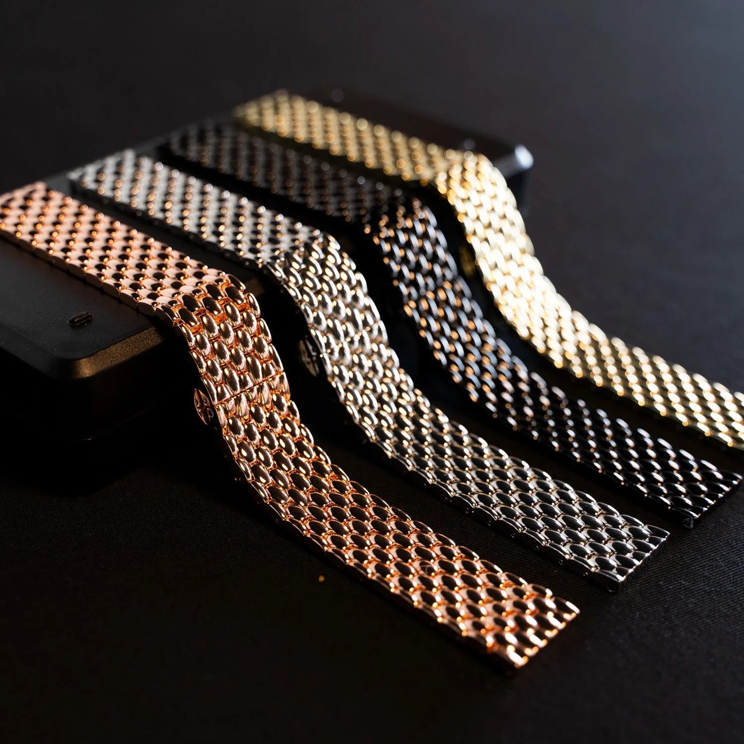 Steel Dragon Strap, rose gold, without a watch, 3/4 rear view