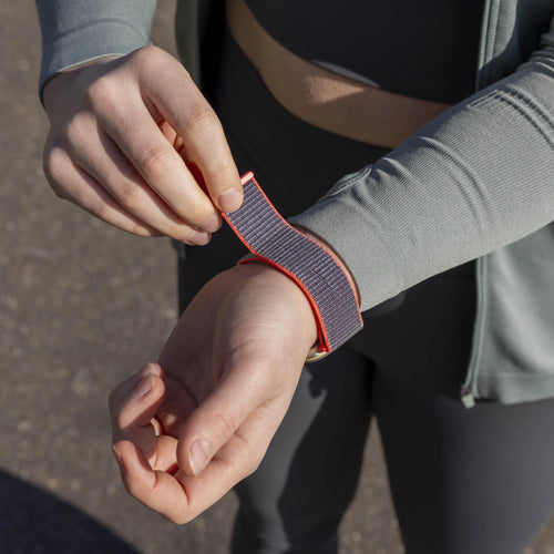 Bracelet nylon Fitbit Sense (rose et gris)