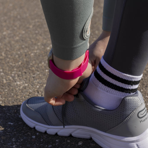 Fitbit Versa 4 Silicone Strap Classic (Bright Pink)