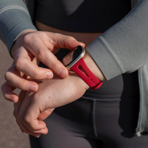 Bracelet silicone de luxe Fitbit Sense (rose-rouge)