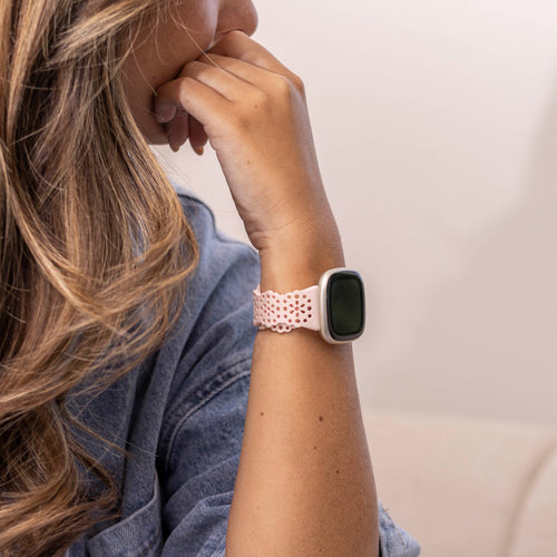 Bracelet silicone avec motif Fitbit Versa 3 (rose clair)