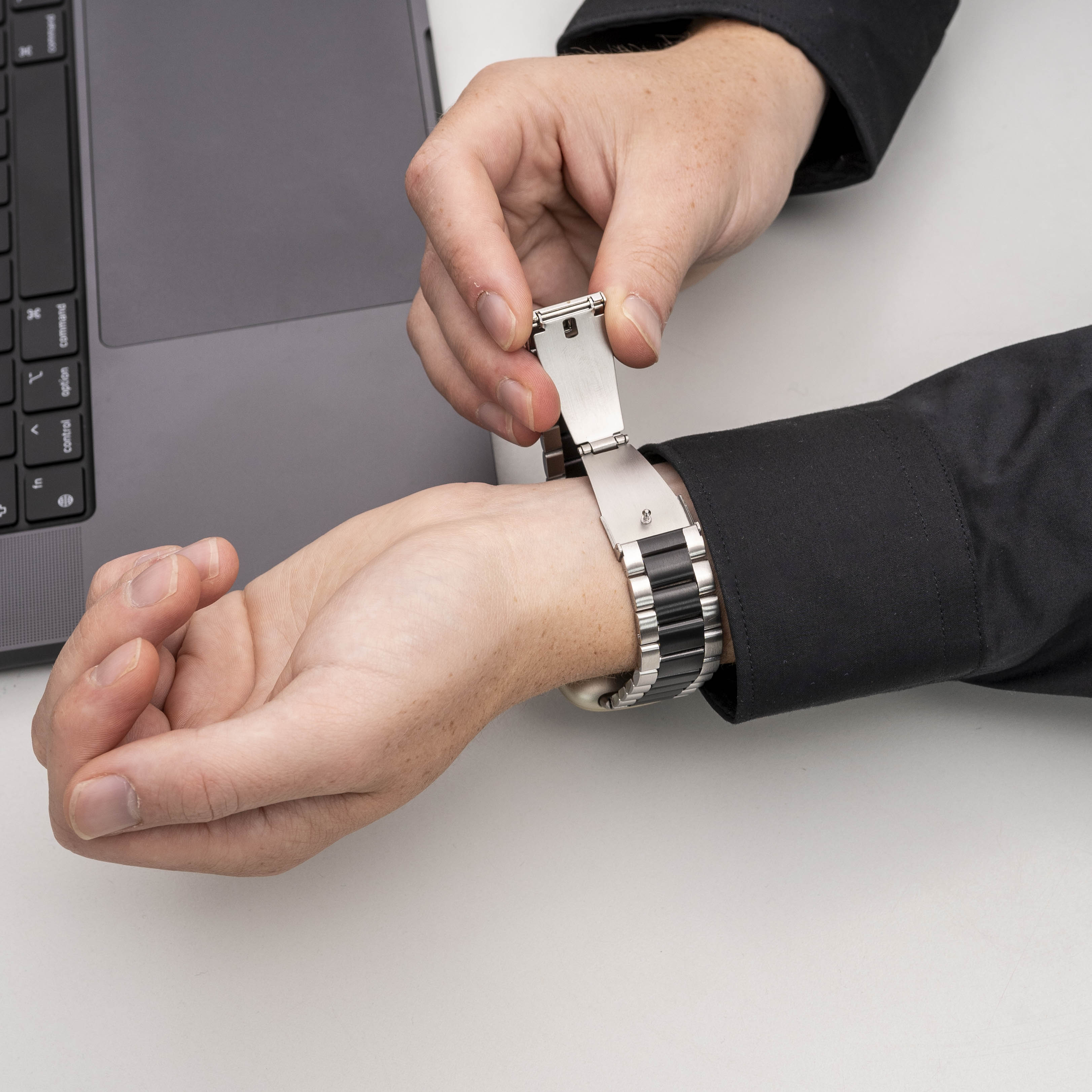 Bracelet Fitbit Sense  (argent/noir)