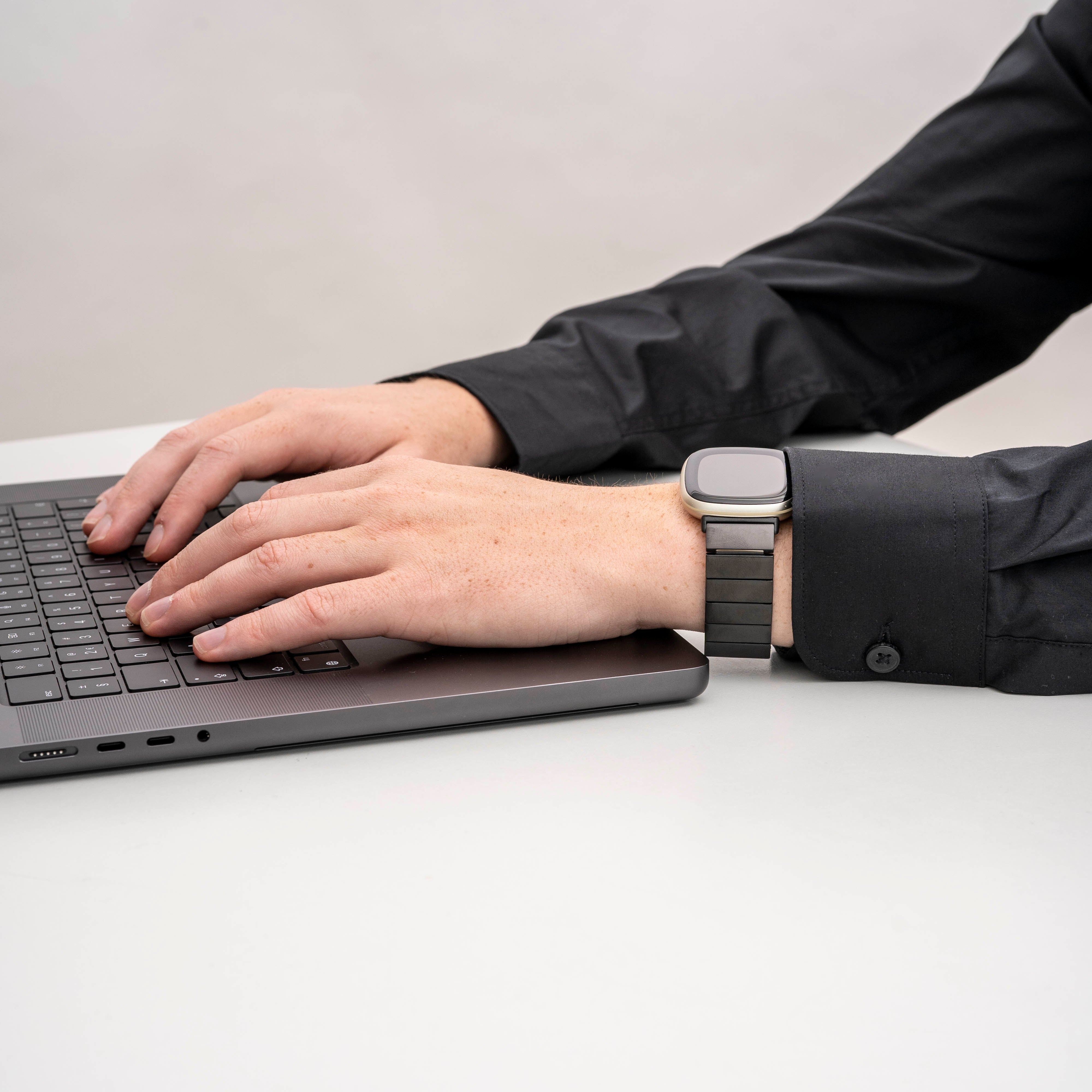 Fitbit Versa 3 Metal Strap (Black)