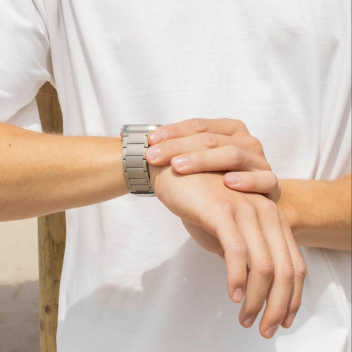 Bracelet titane Apple Watch (coleur titane)