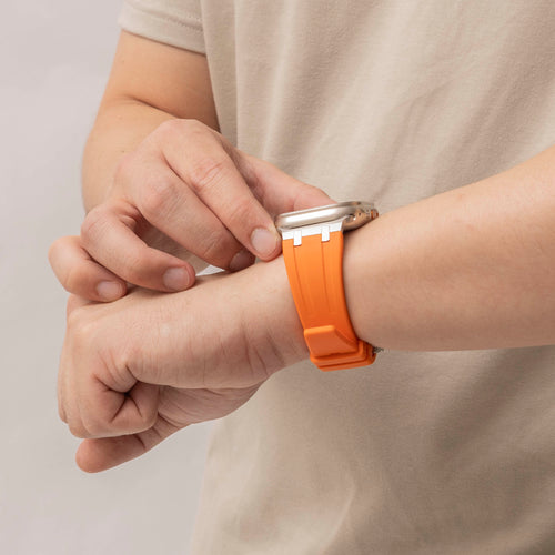 Bracelet silicone 'Luxury Liquid' Apple Watch Ultra (orange avec titane)