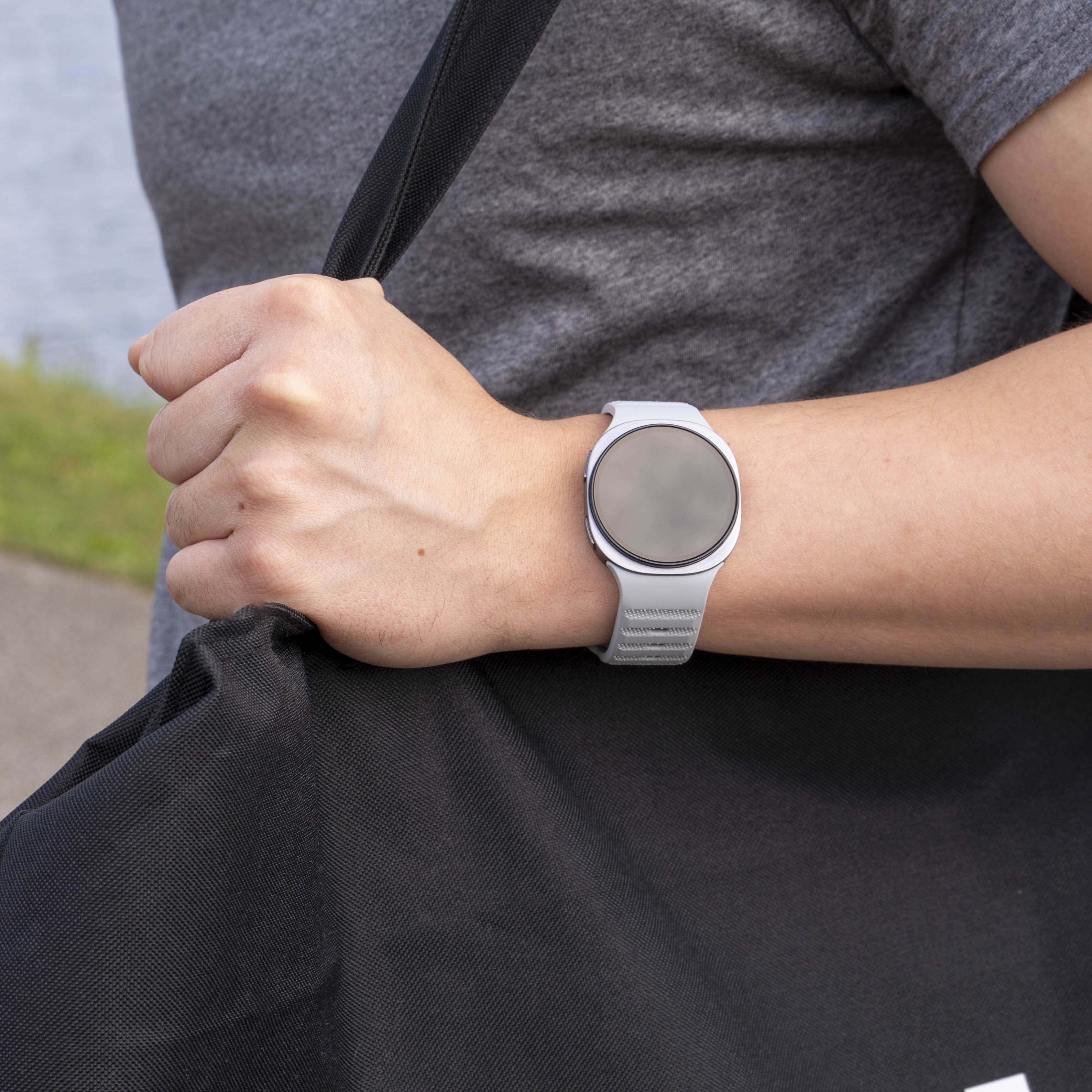 Bracelet silicone outdoor Samsung Galaxy Watch 8 - 44mm (gris)