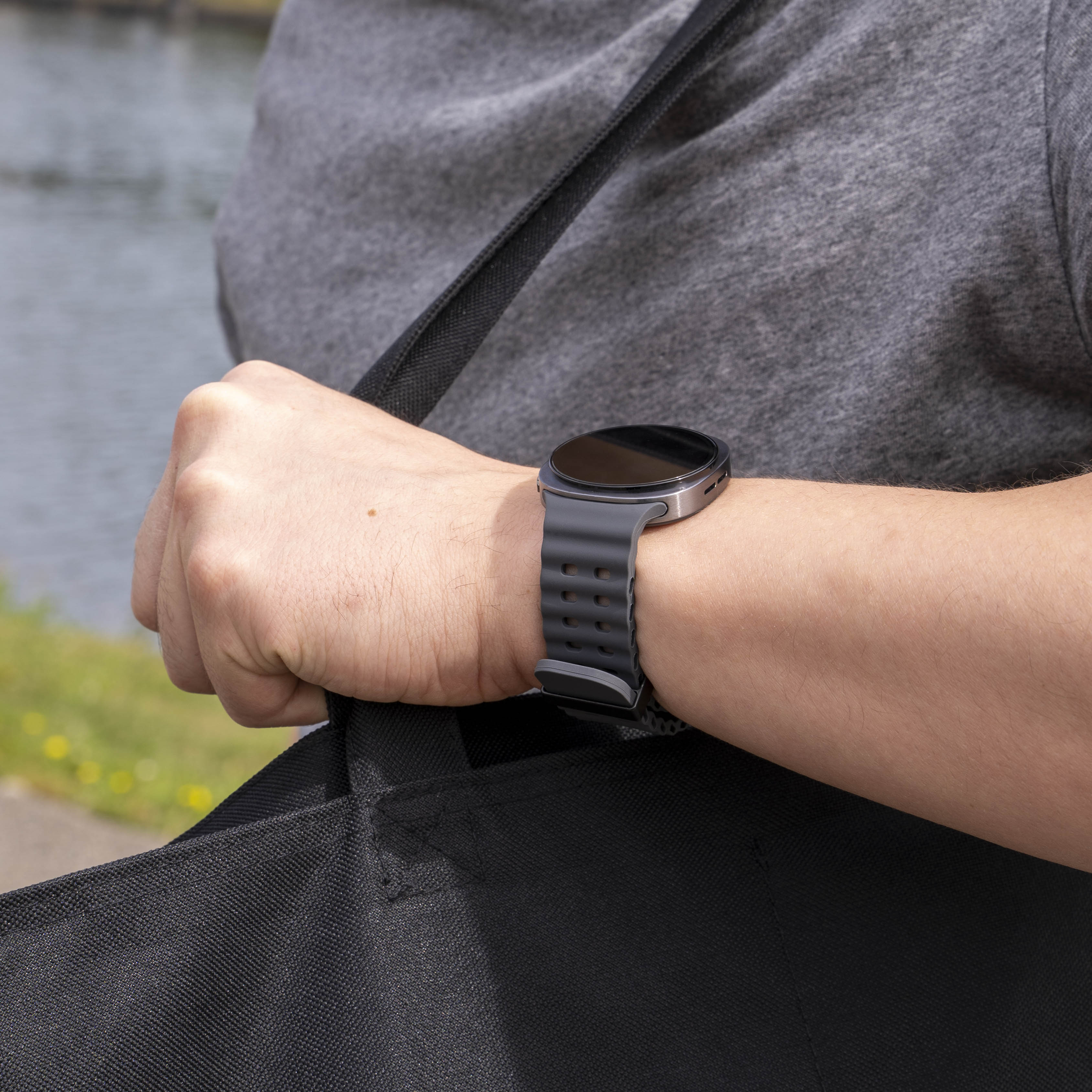 Bracelet Ocean Samsung Galaxy Watch 8 Classic (gris foncé)