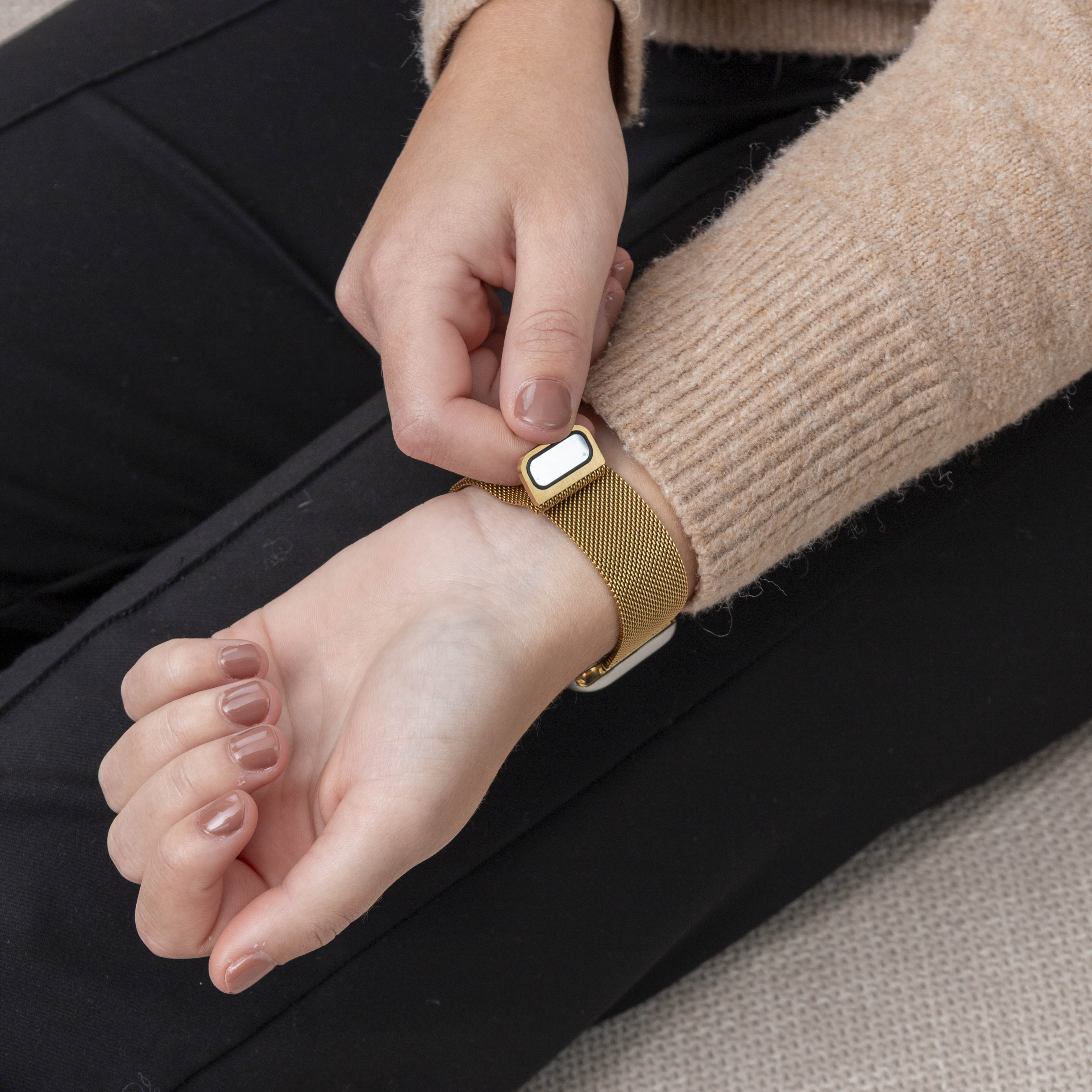 Fitbit Inspire 3 Milanese Strap (Gold)