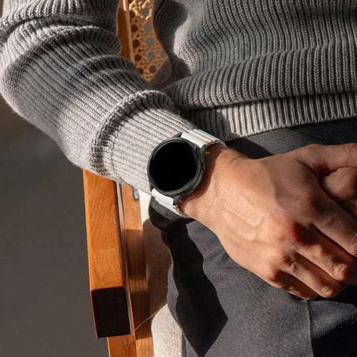 Bandz Bracelet silicone ondulé Garmin Forerunner 245 (gris clair)