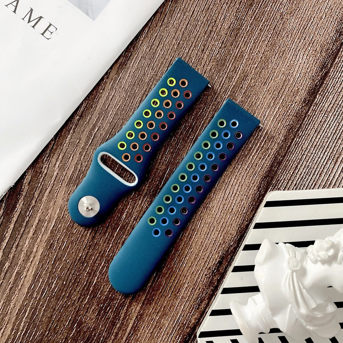 Silicone Sport Strap, laid flat, joined, 45° top view