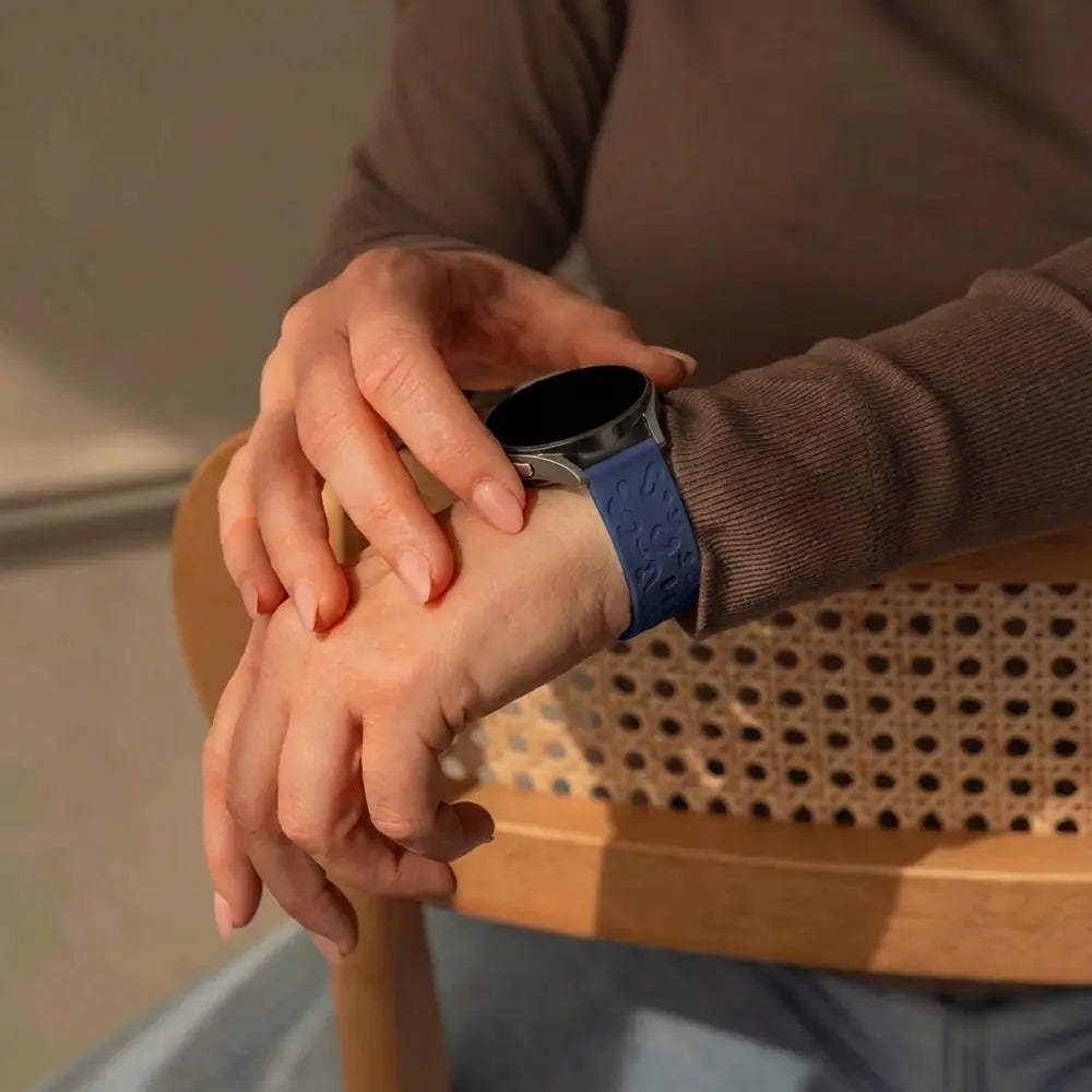 Bandz Garmin Vivomove Trend Silicone Strap 'Leopard' (Dark Blue)