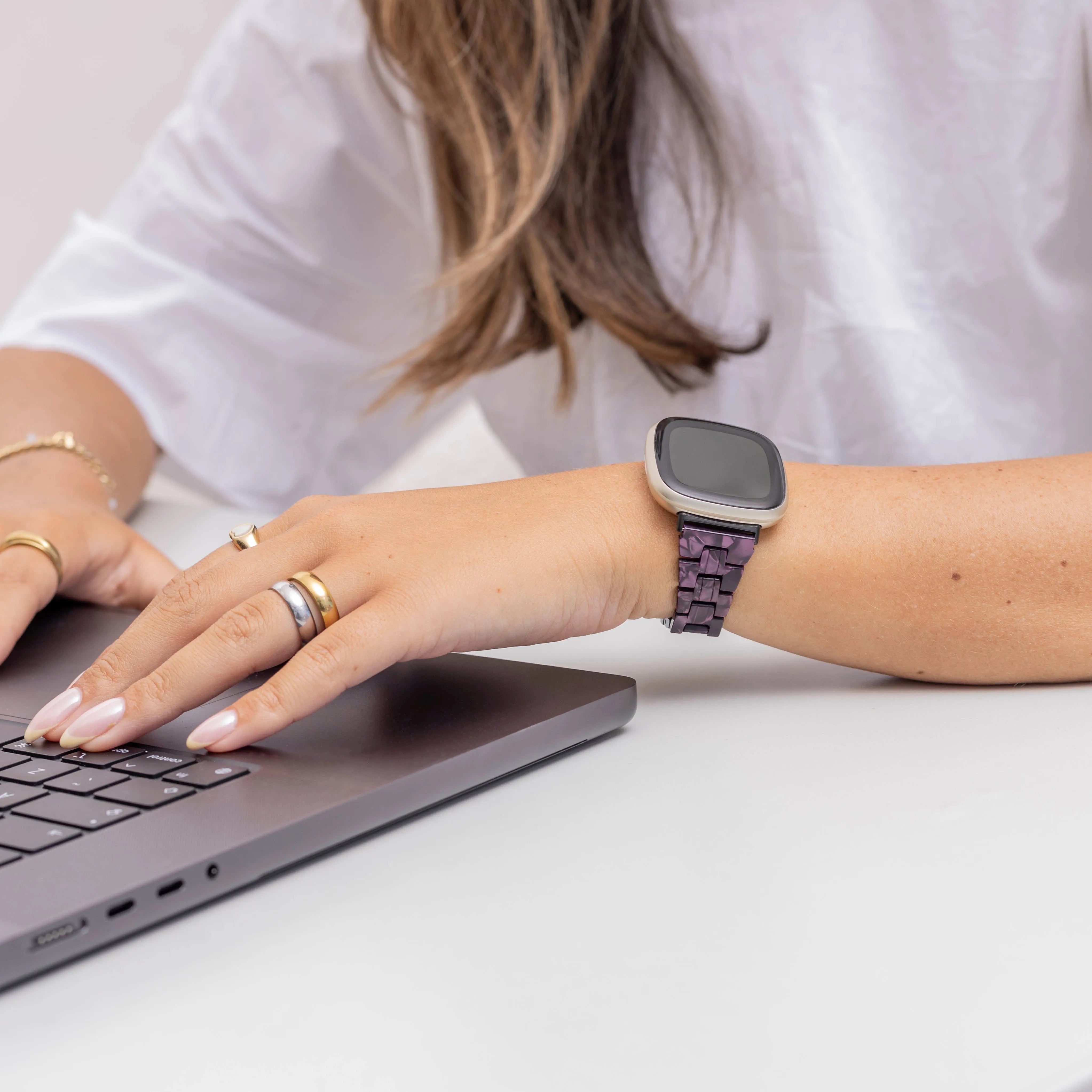 Bracelet en résine Fitbit Sense (noir/violet)