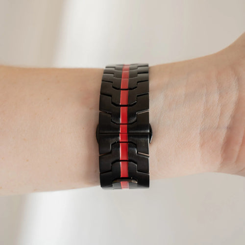 Steel Iron Strap, black/red, lifestyle photo