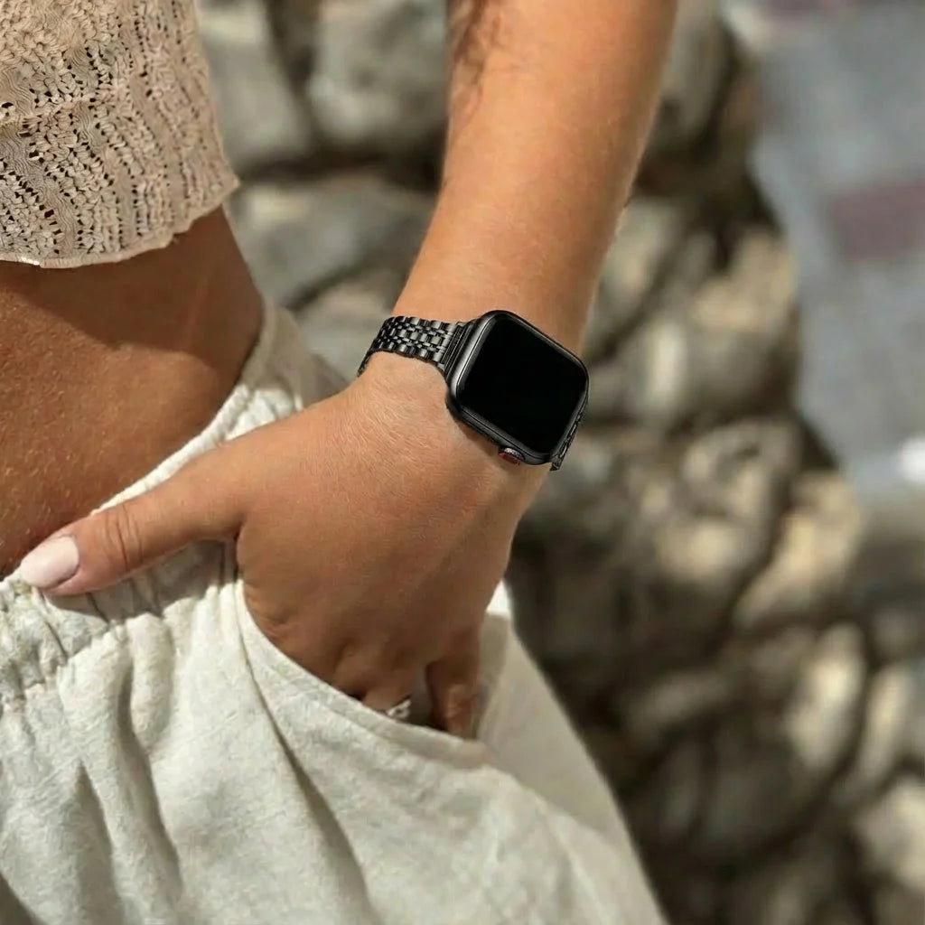 Steel Strap 'Slim', black, lifestyle photo