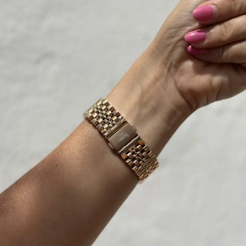xoxo Wildhearts Fossil Gen 5e 44mm Steel Strap (Rose Gold)