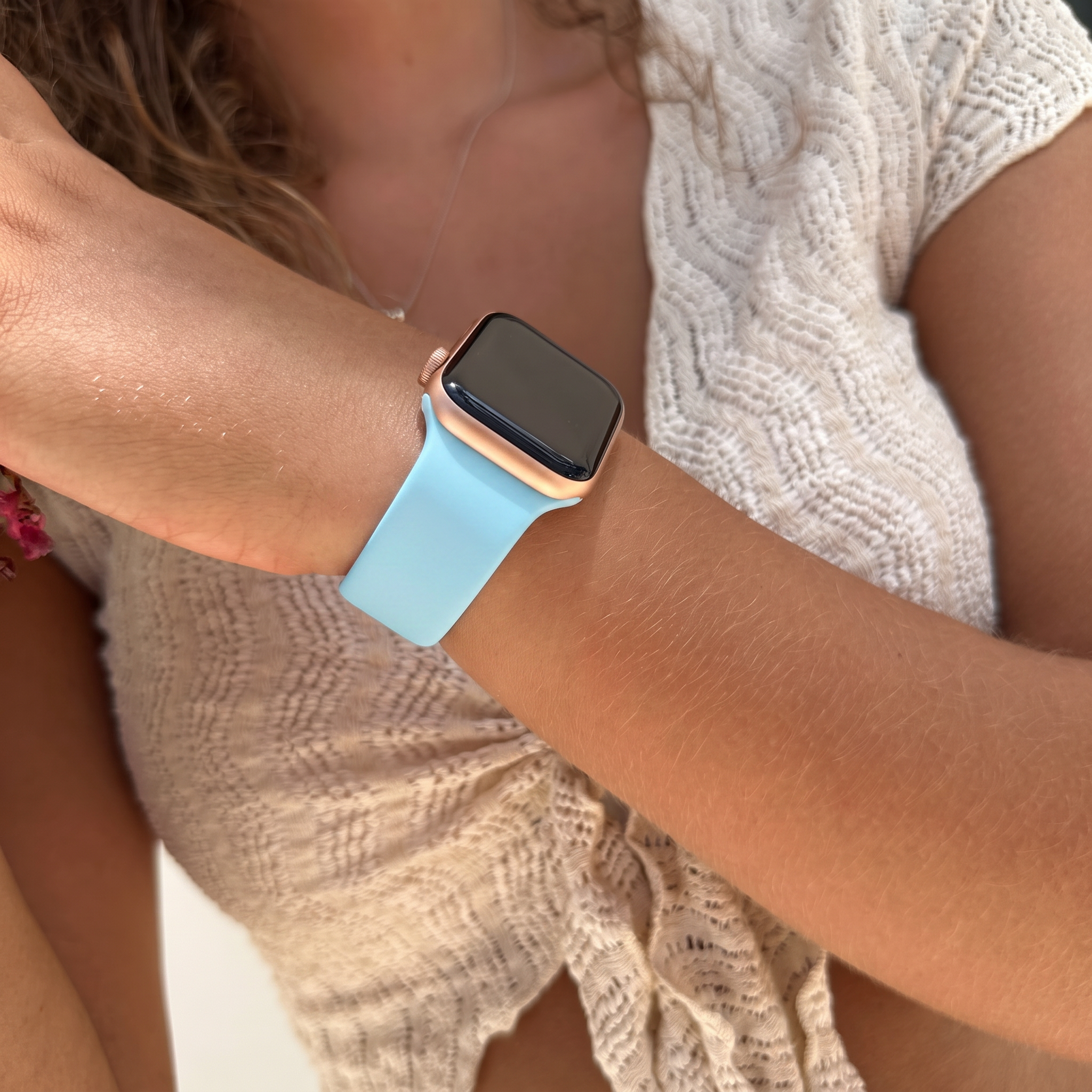 xoxo Wildhearts Bracelet silicone Apple Watch (bleu clair)