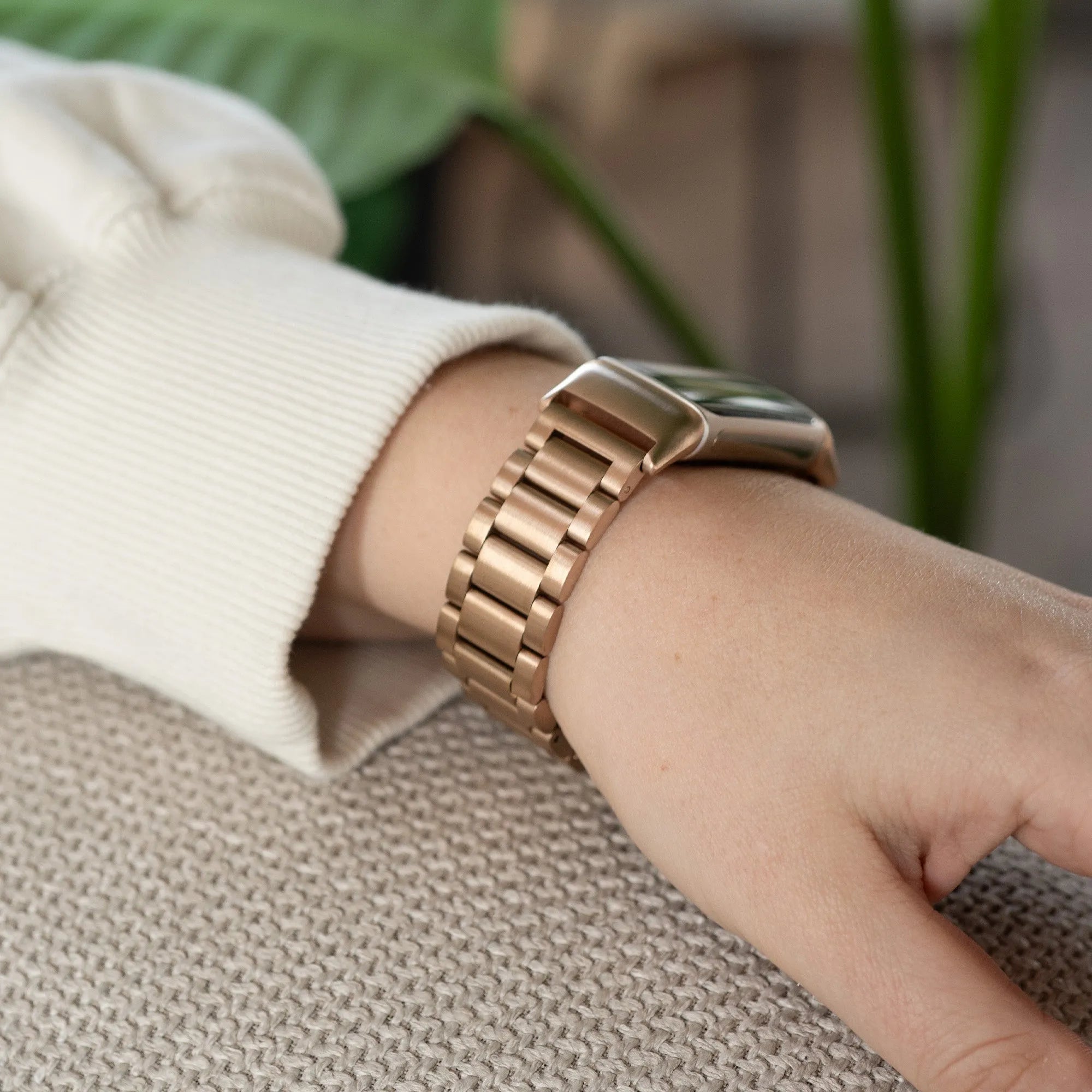 Bracelet acier Fitbit Charge 5 (or rose)