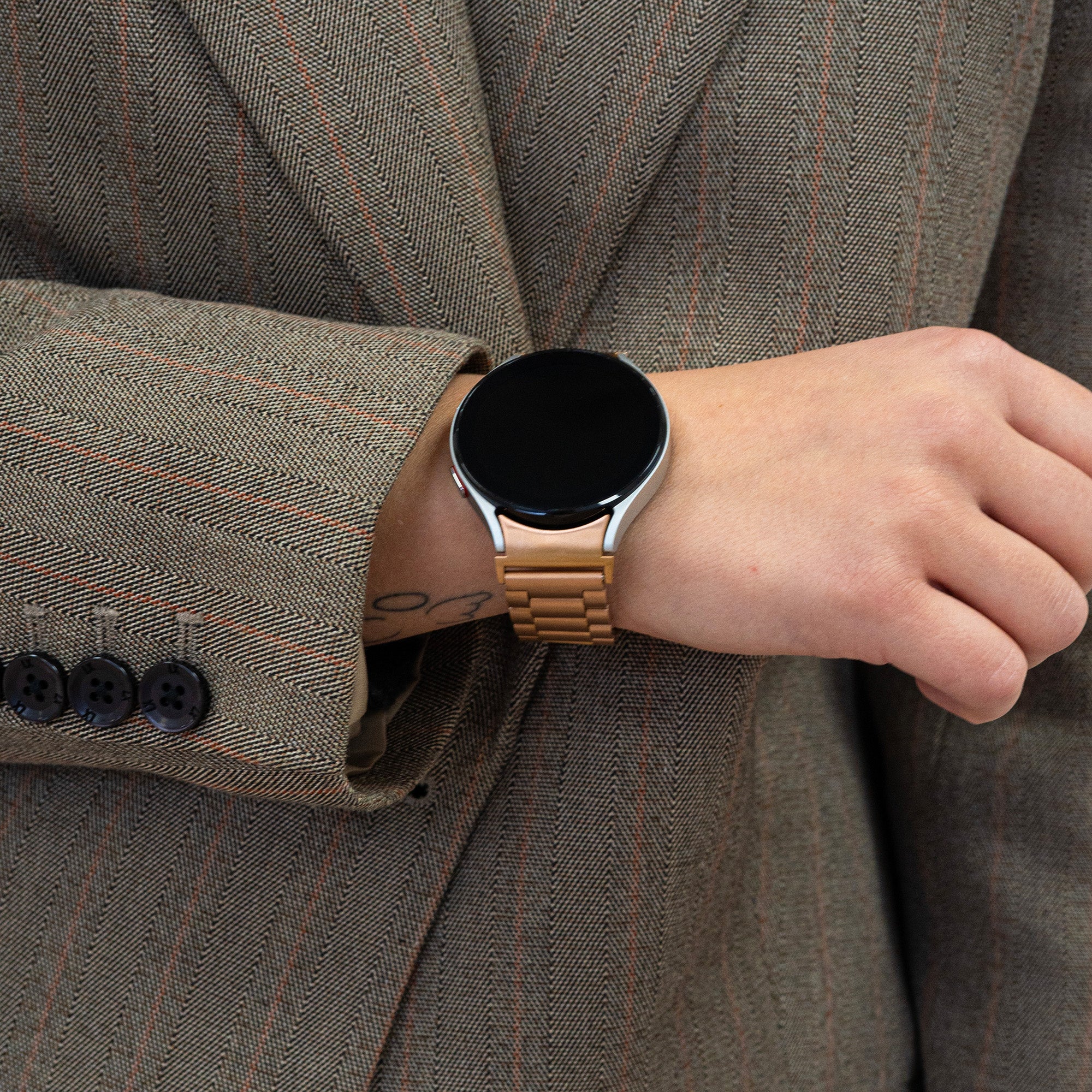 Steel Strap 'One Push', lifestyle photo
