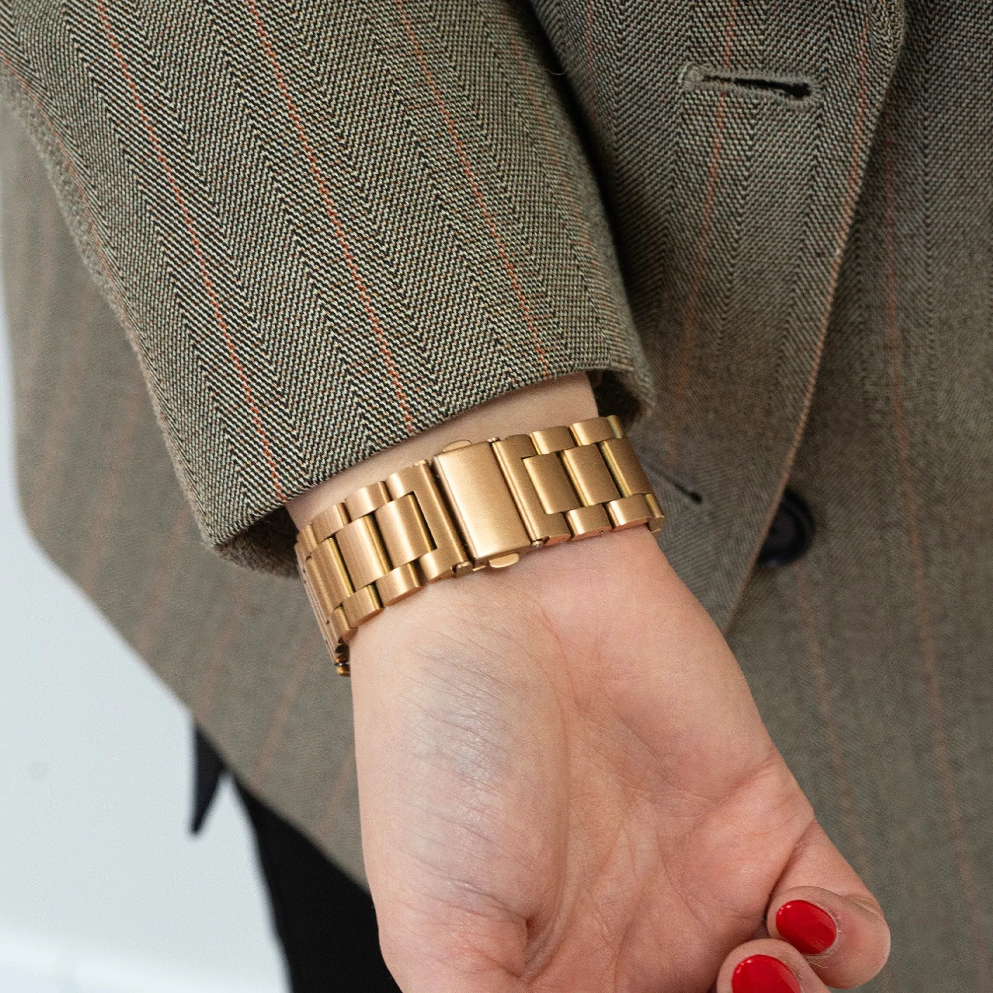 Steel Strap 'One Push', lifestyle photo