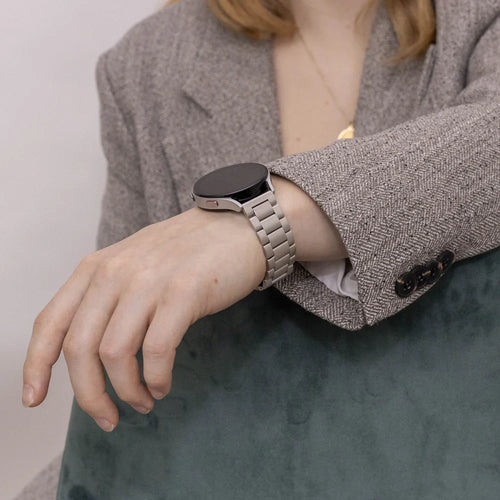 Steel Strap, starlight, lifestyle photo