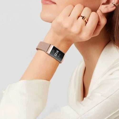 Milanese Strap, rose gold, lifestyle photo