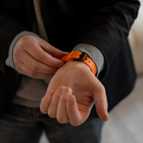 Bandz Bracelet silicone 'Luxe Liquid' Samsung Galaxy Watch Ultra (orange avec noir)