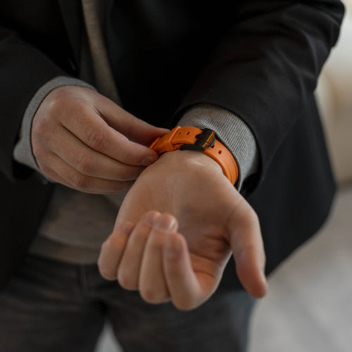 Silicone Strap 'Luxe Liquid', lifestyle photo