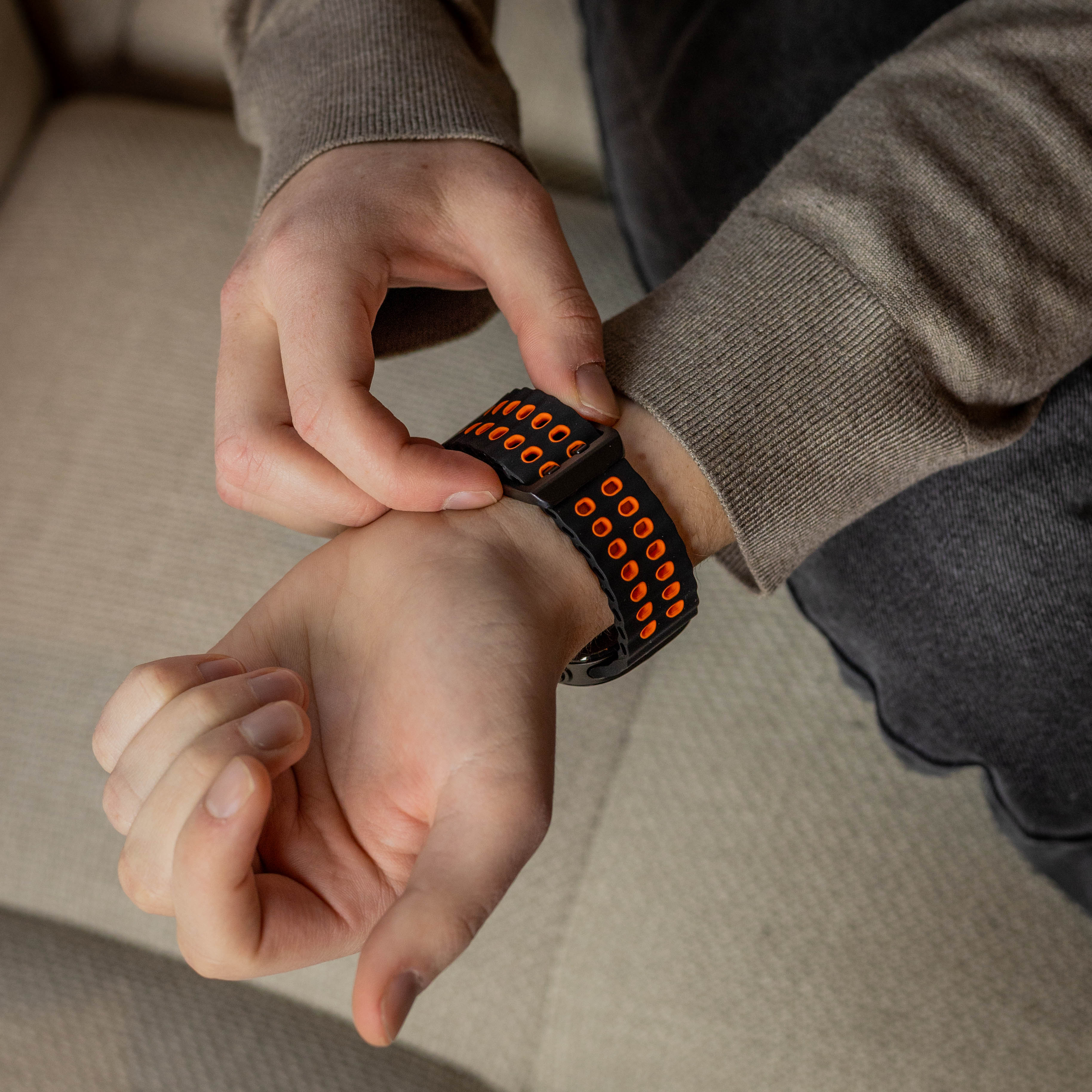 Samsung Galaxy Watch Ultra 2 Wave Silicone Strap Duo (Black/Orange)
