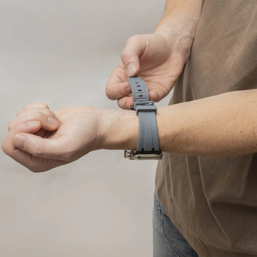 Bandz Bracelet silicone 'Luxe Liquid' Apple Watch (gris avec noir)