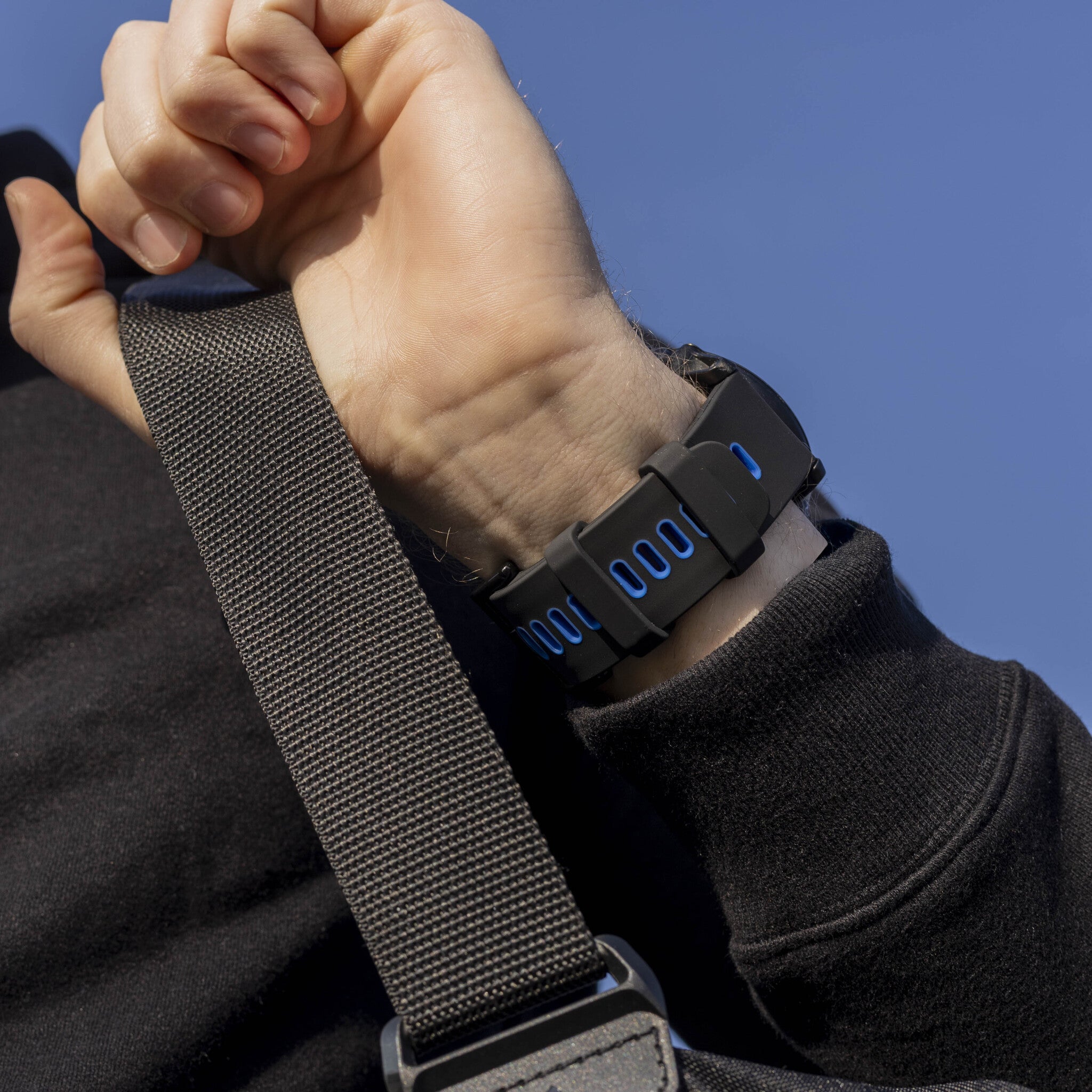 Bracelet à boucle sport Garmin Tactix 7 (noir/bleu)