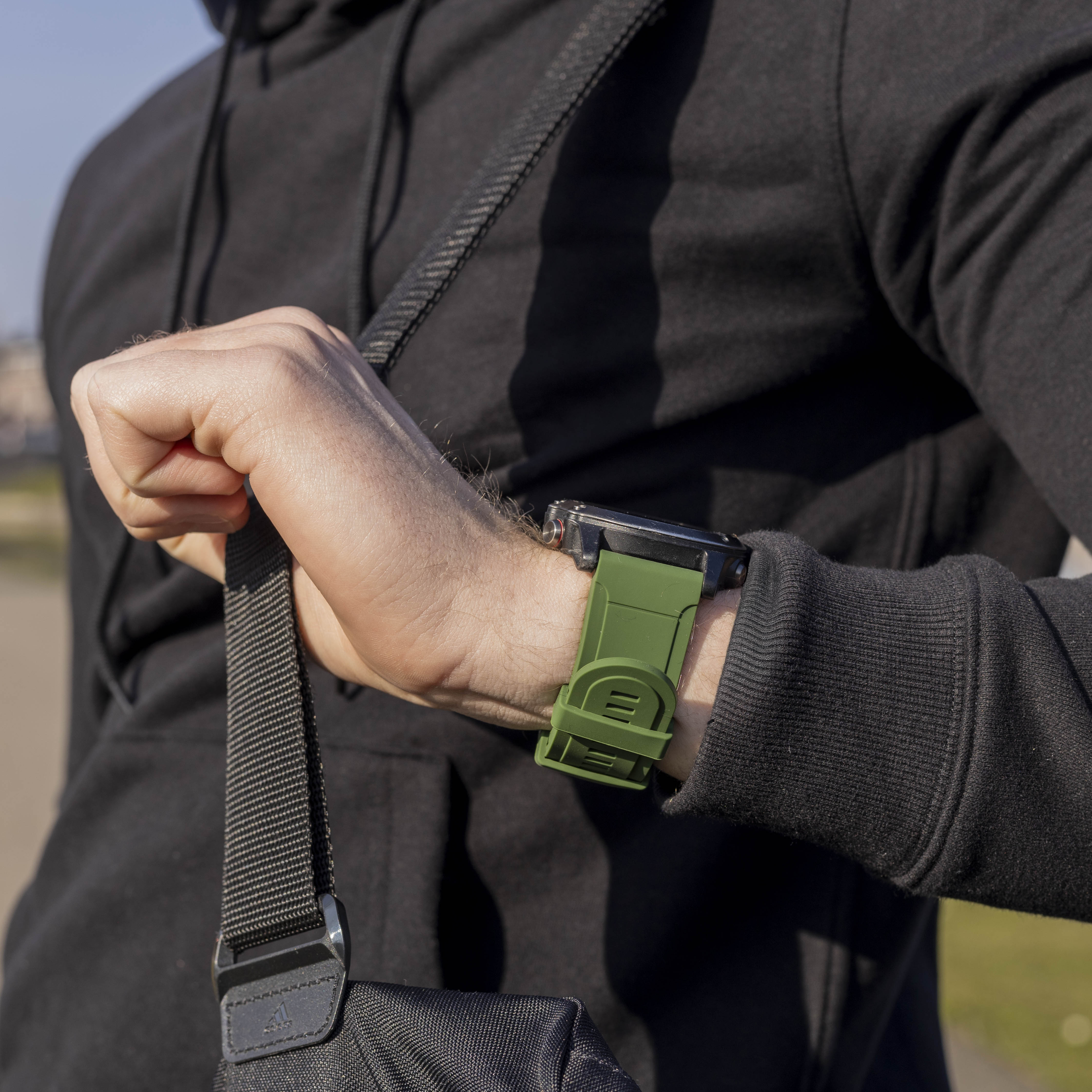 Bracelet silicone brillant Garmin Fenix 5x/6x (vert armée)