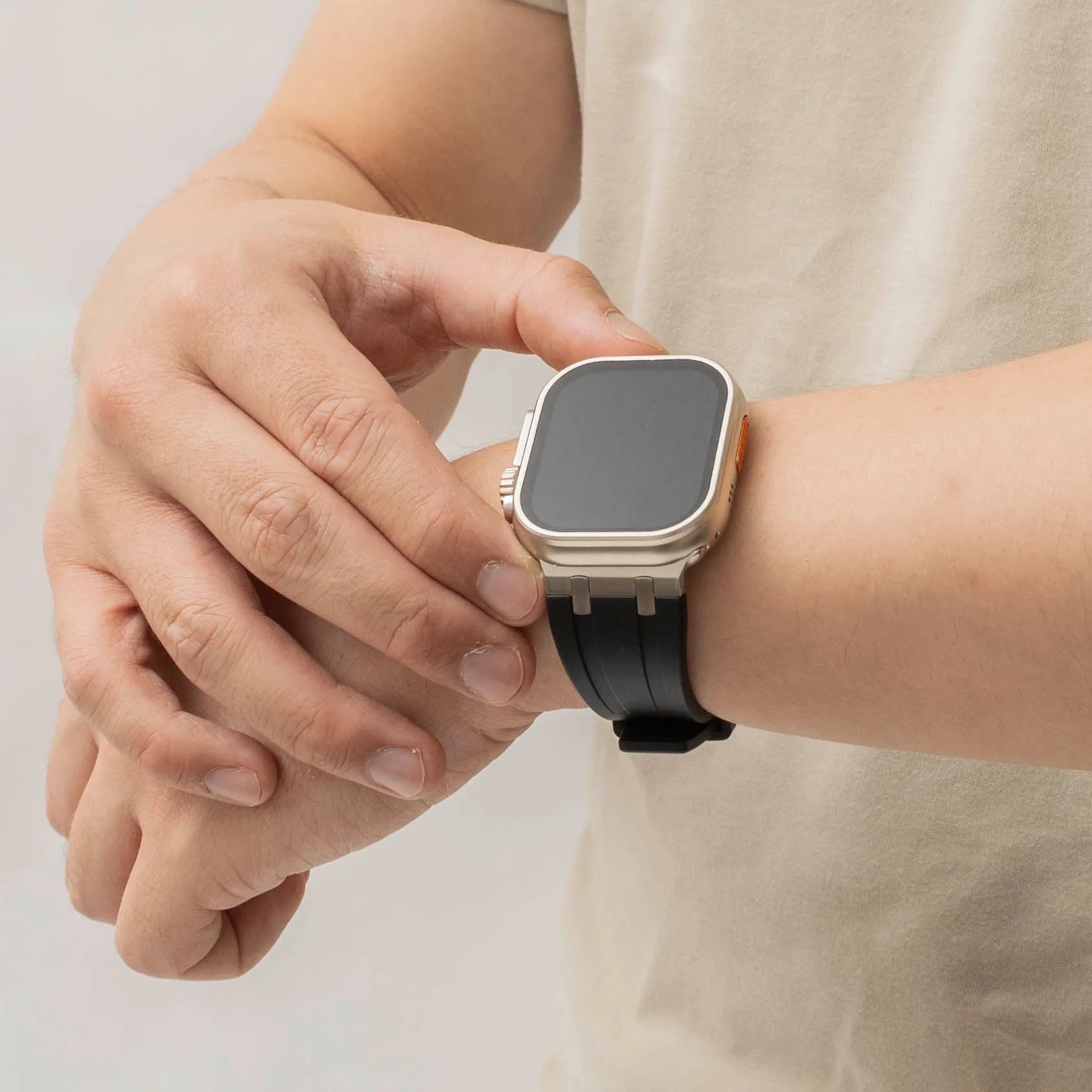 Bracelet silicone de luxe liquide Apple Watch (noir avec argent)