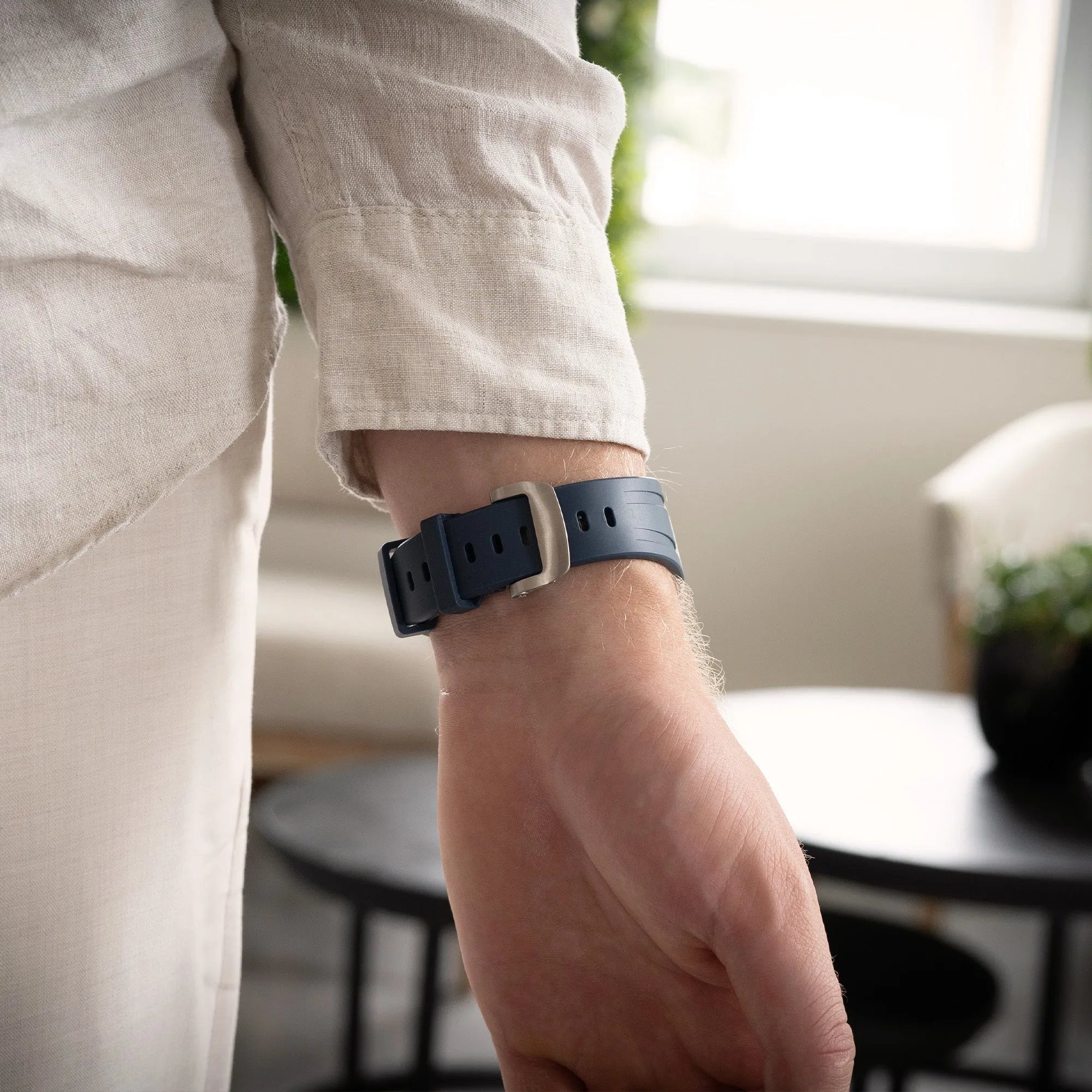 Bandz Bracelet silicone 'Luxe Liquid' Apple Watch (bleu avec argent)